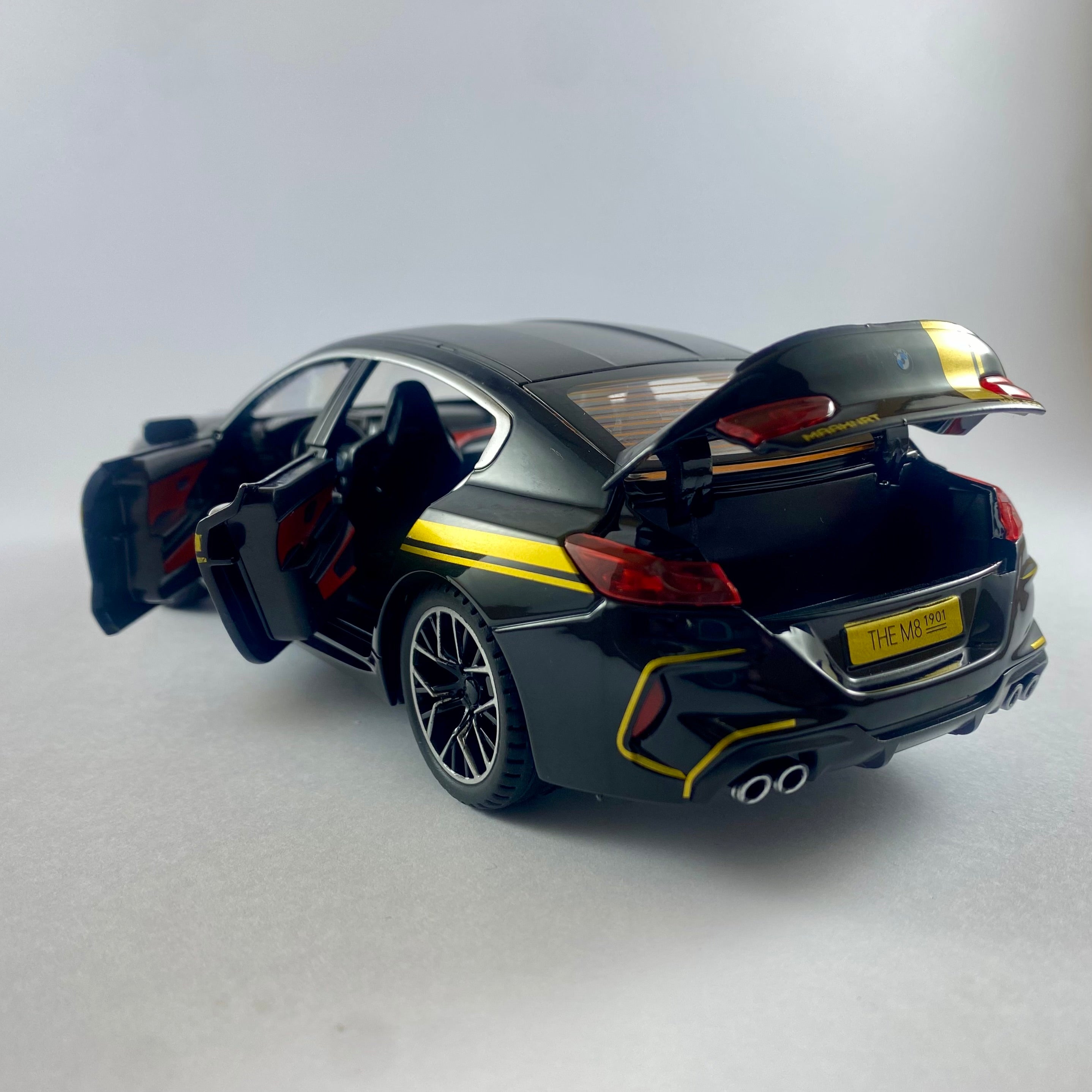 BMW MH8 800 Die-Cast Model Car 1:24 Scale