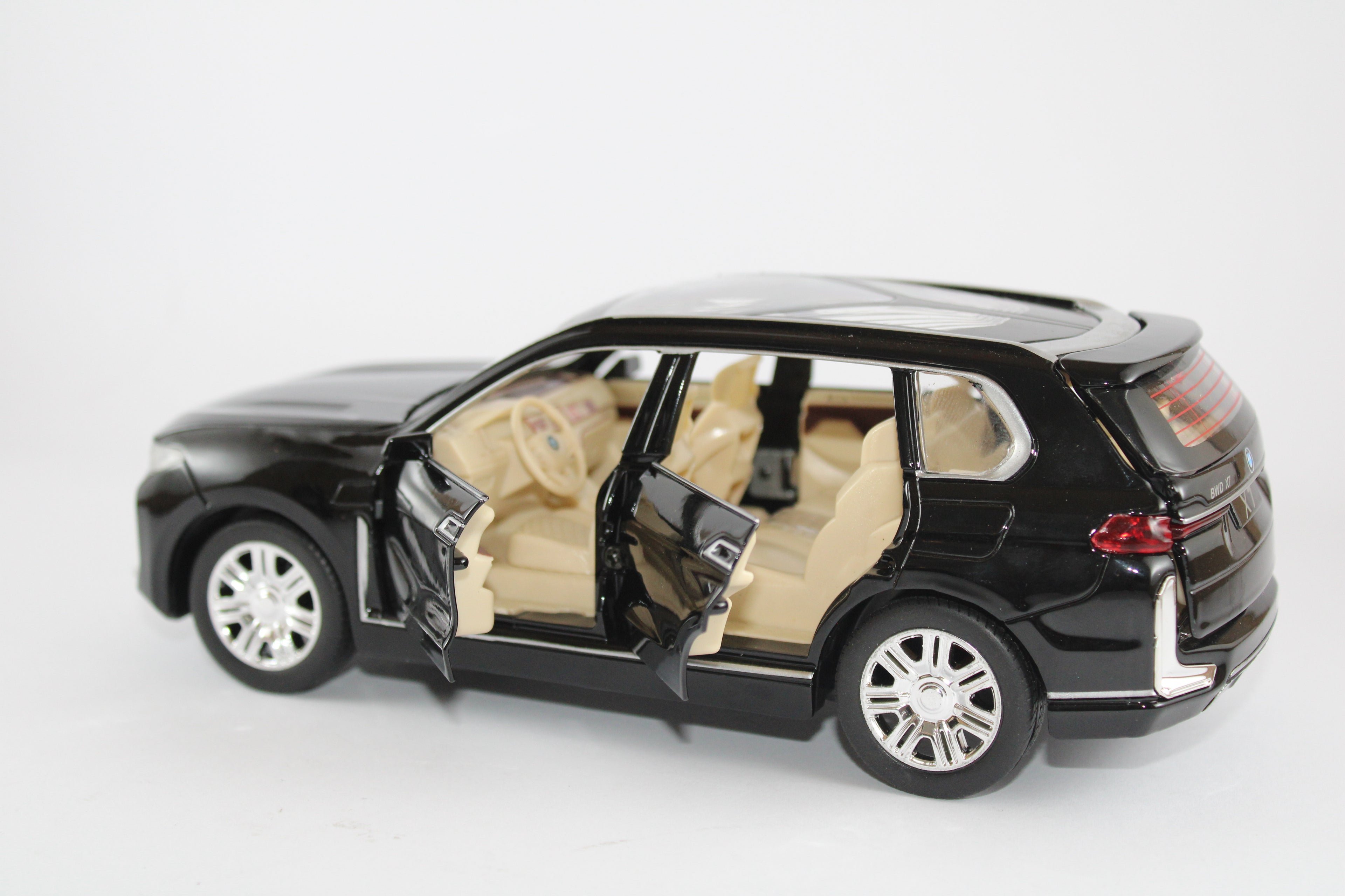 سيارة BMW X7 المعدنية بمقياس 1:24
