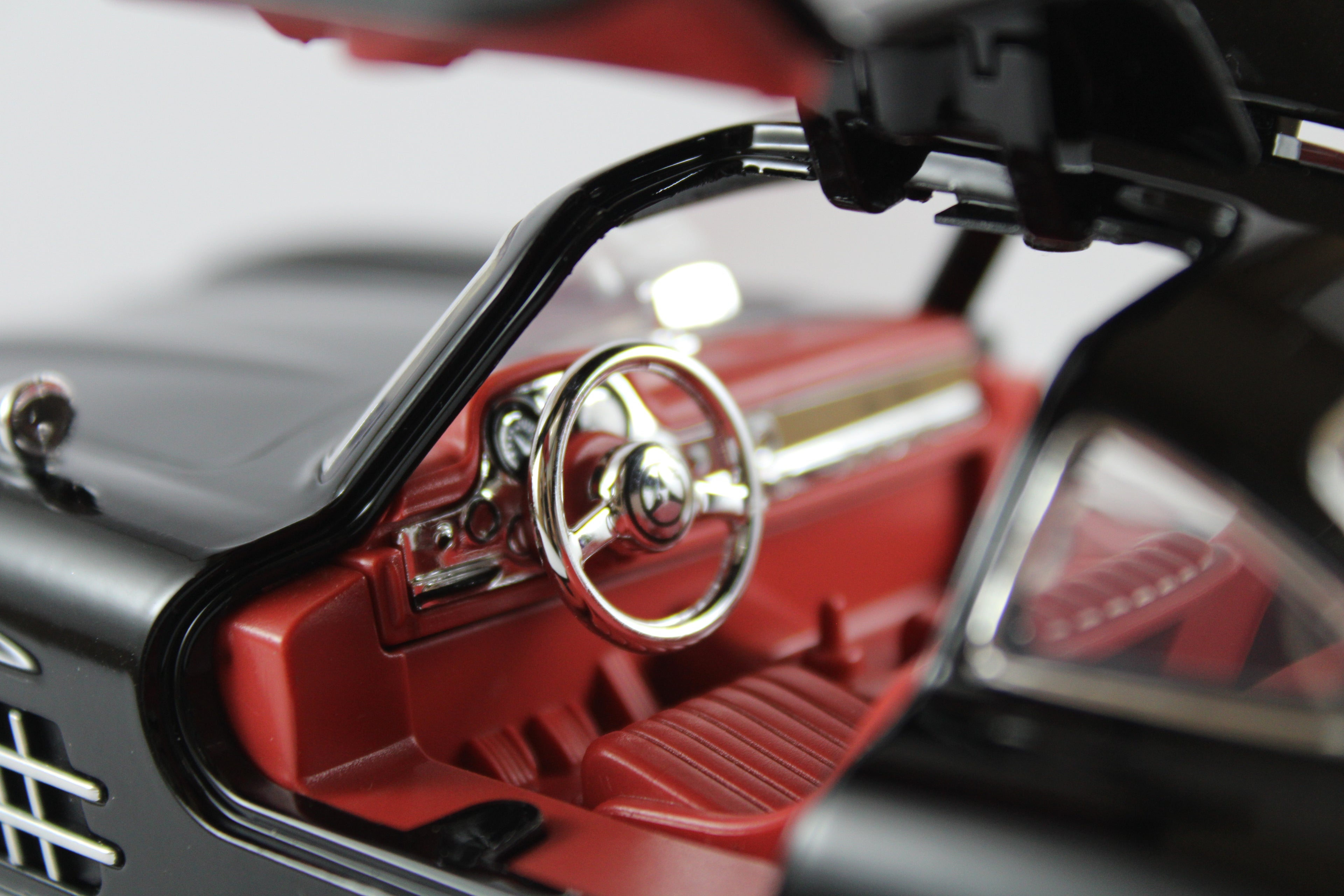 Mercedes-Benz 300SL 1:24 Die-Cast Model
