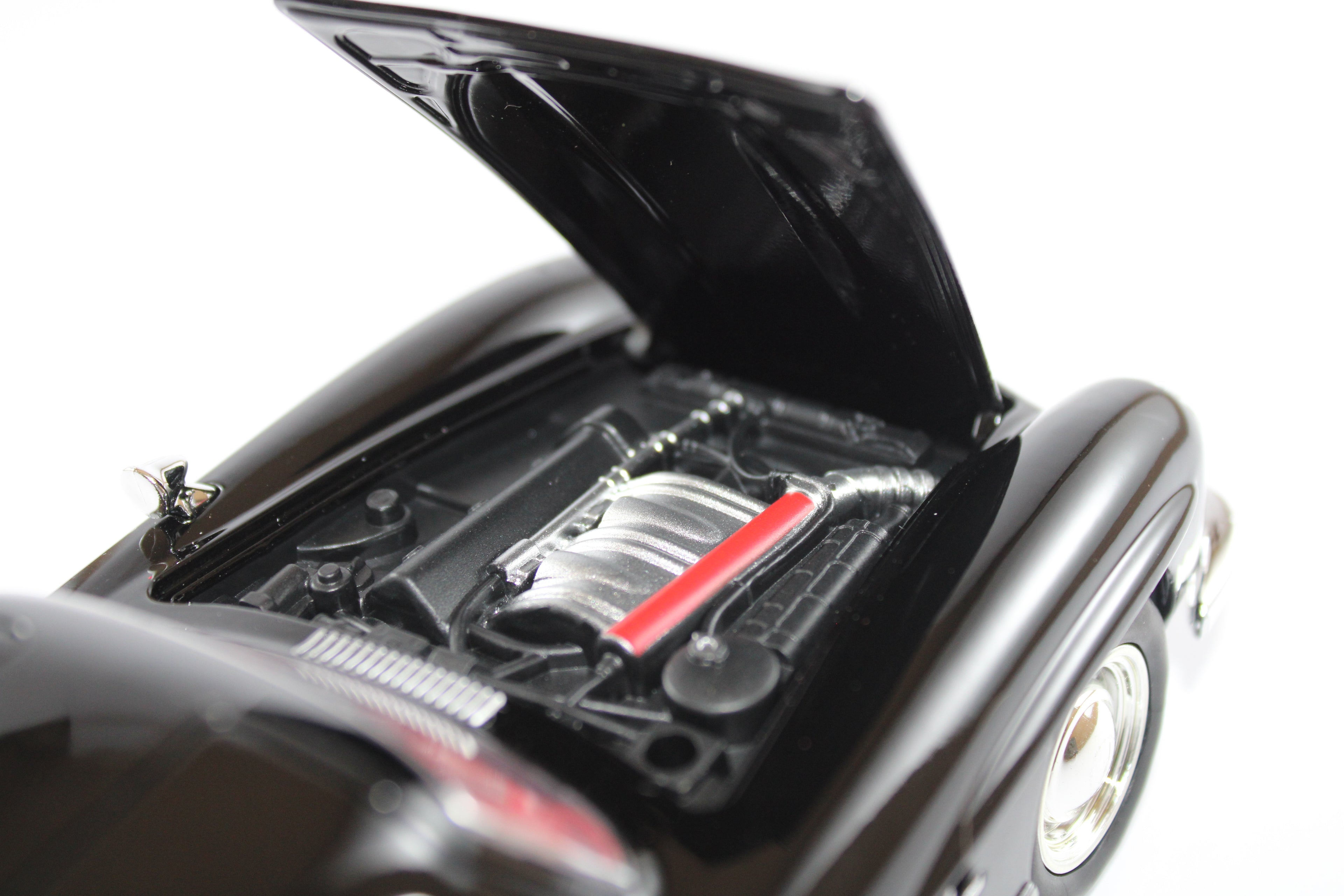 Mercedes-Benz 300SL 1:24 Die-Cast Model