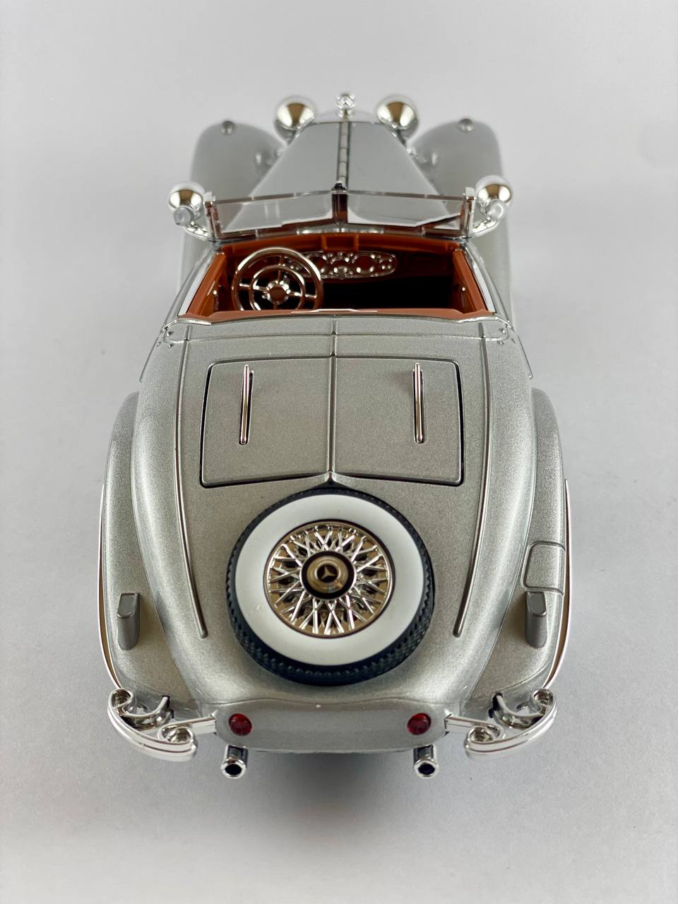 Mercedes Classic 500K 1:24 Scale Die-Cast Model Car