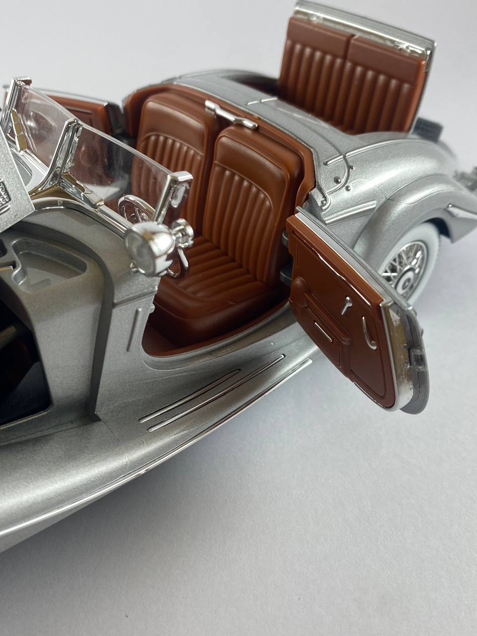 Mercedes Classic 500K 1:24 Scale Die-Cast Model Car