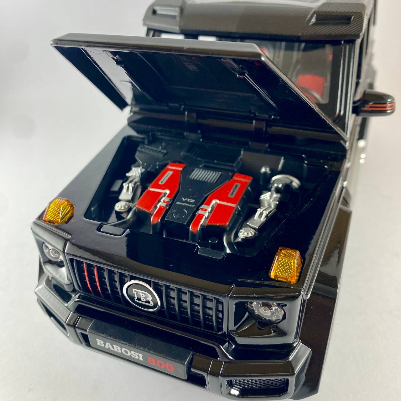 Mercedes-Benz BRABUS G800 1:18 Scale Die-Cast Model Car