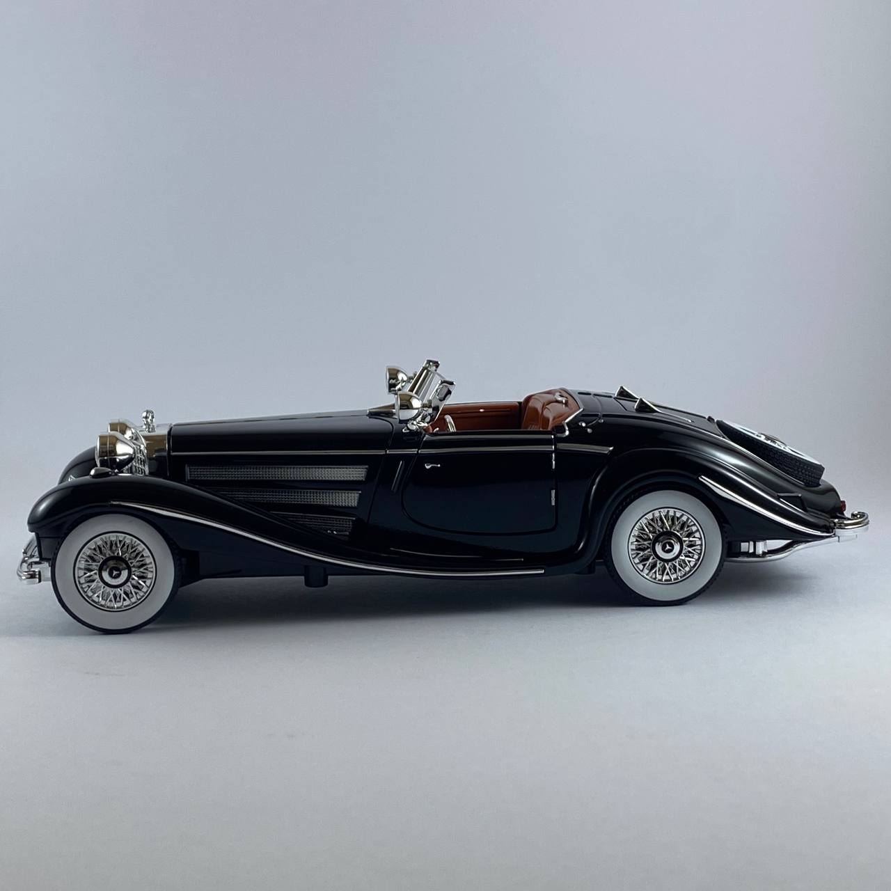 Mercedes Classic 500K 1:24 Scale Die-Cast Model Car