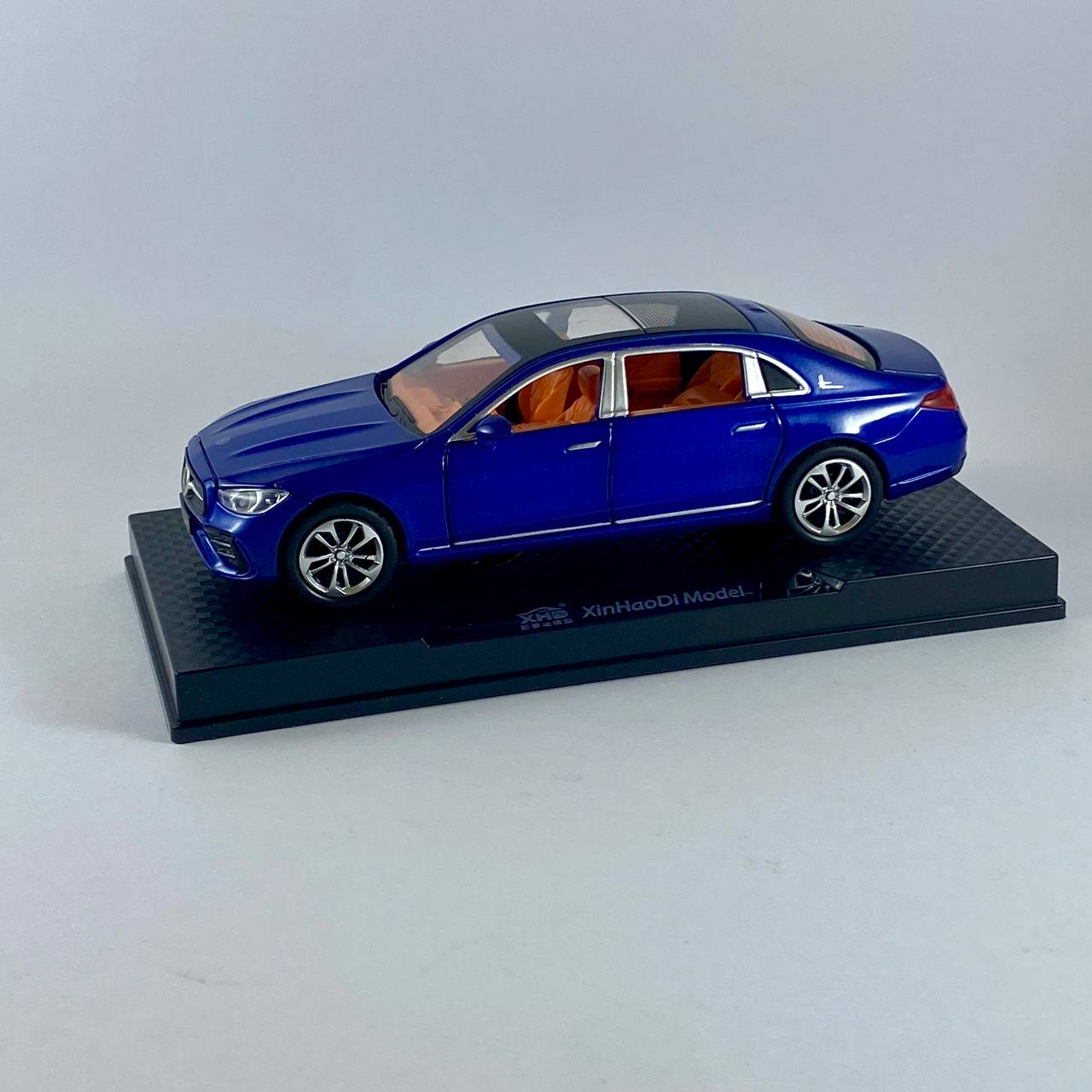 Mercedes-Benz E-Class Sport 1:32 Scale Die-Cast Model Car