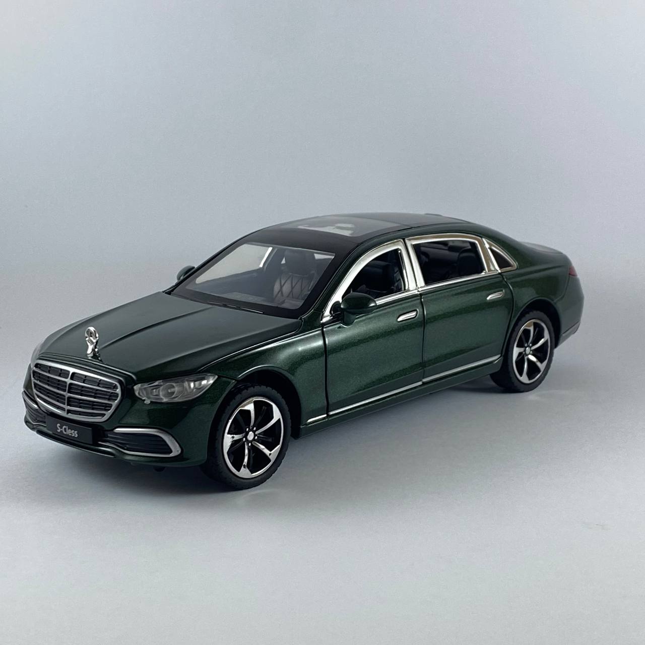 Mercedes-Benz S-Class 1:24 Scale Die-Cast Model Car
