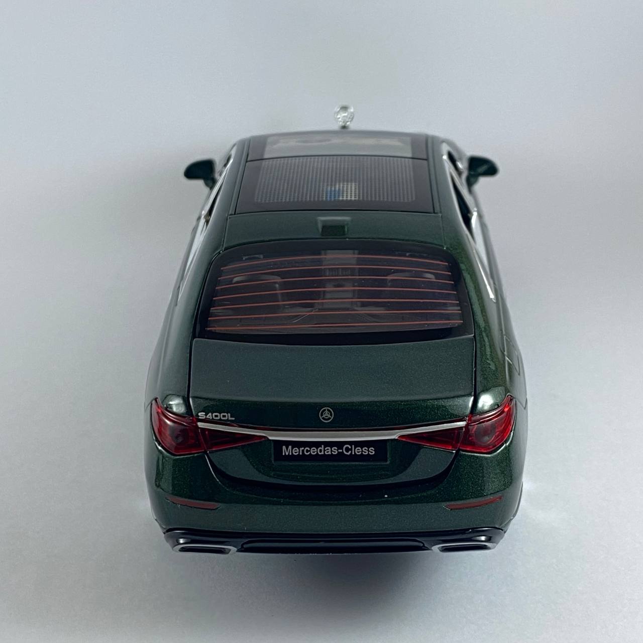 Mercedes-Benz S-Class 1:24 Scale Die-Cast Model Car