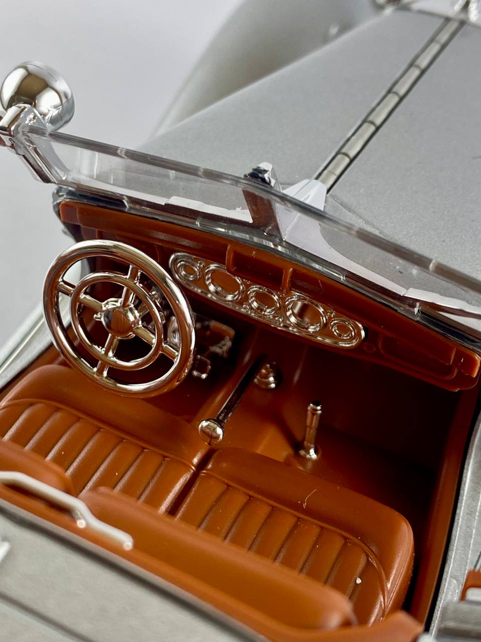 Mercedes Classic 500K 1:24 Scale Die-Cast Model Car