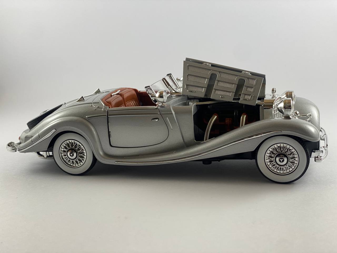 Mercedes Classic 500K 1:24 Scale Die-Cast Model Car