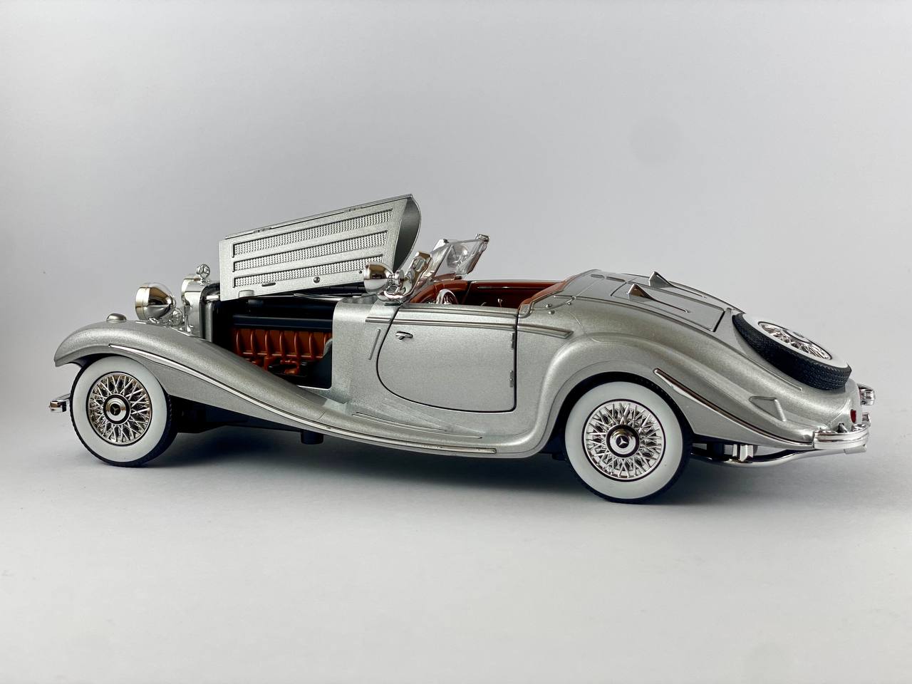 Mercedes Classic 500K 1:24 Scale Die-Cast Model Car