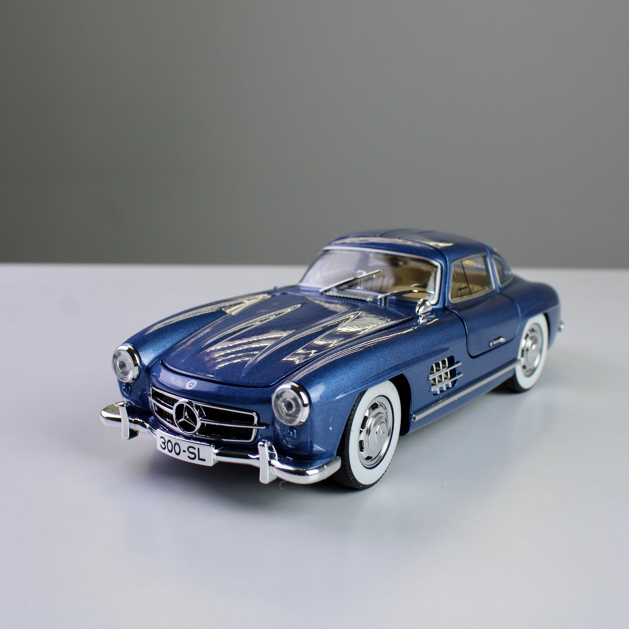 Mercedes-Benz 300SL Diecast Model – 1:24 Scale