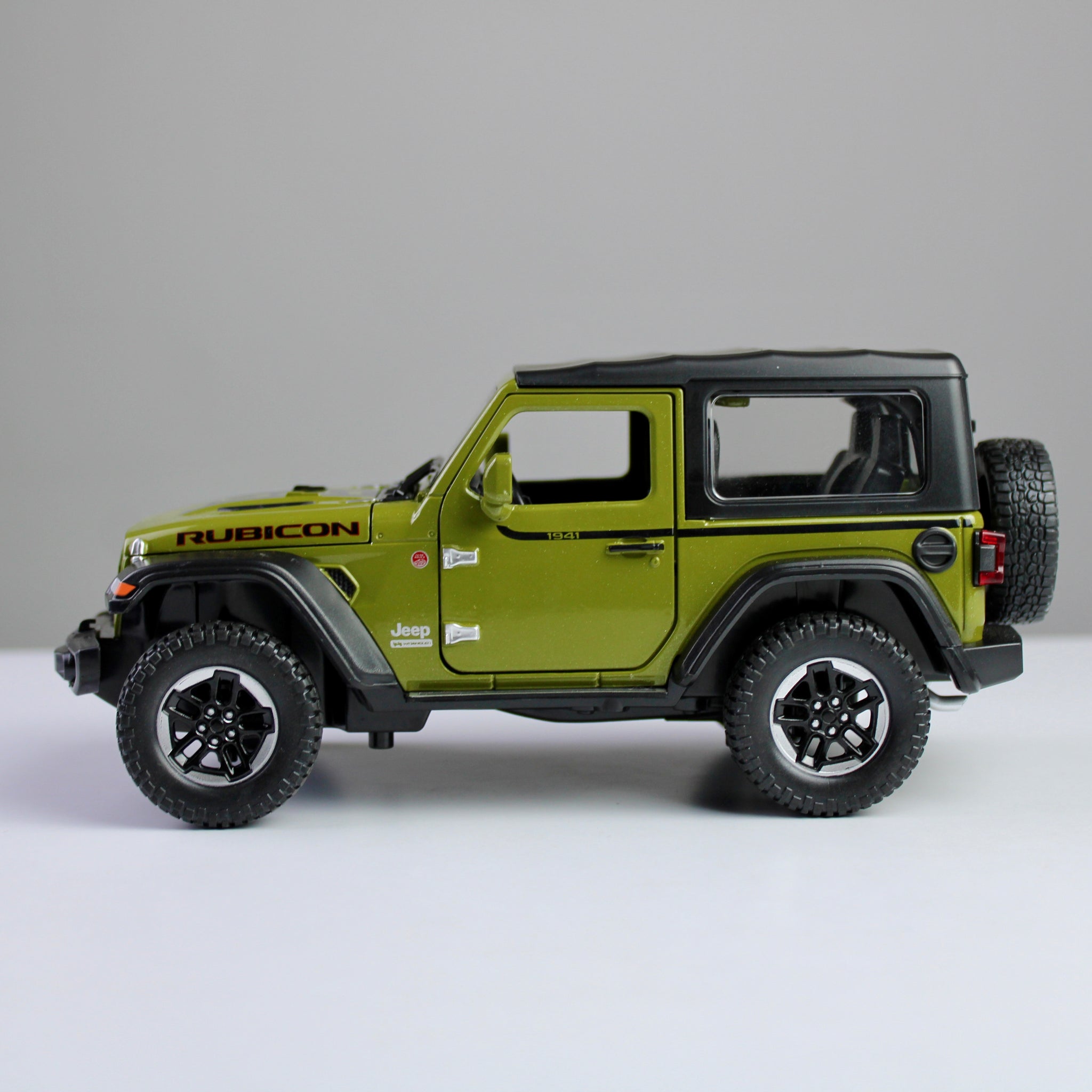 Jeep Wrangler Rubicon 1941 1:24 Die-Cast Model Car