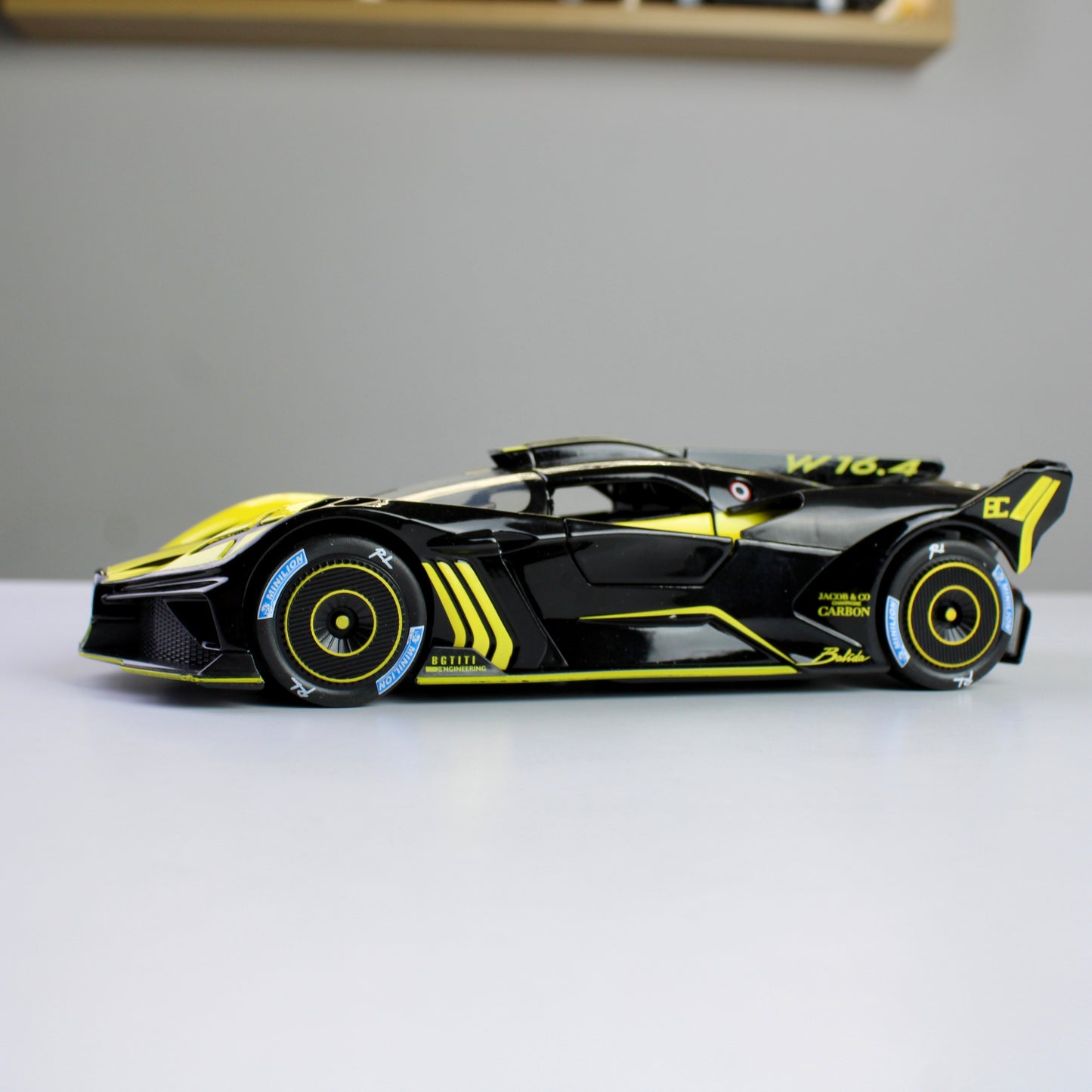 Bugatti Bolide Die-Cast Model – Sports Car (1:24)