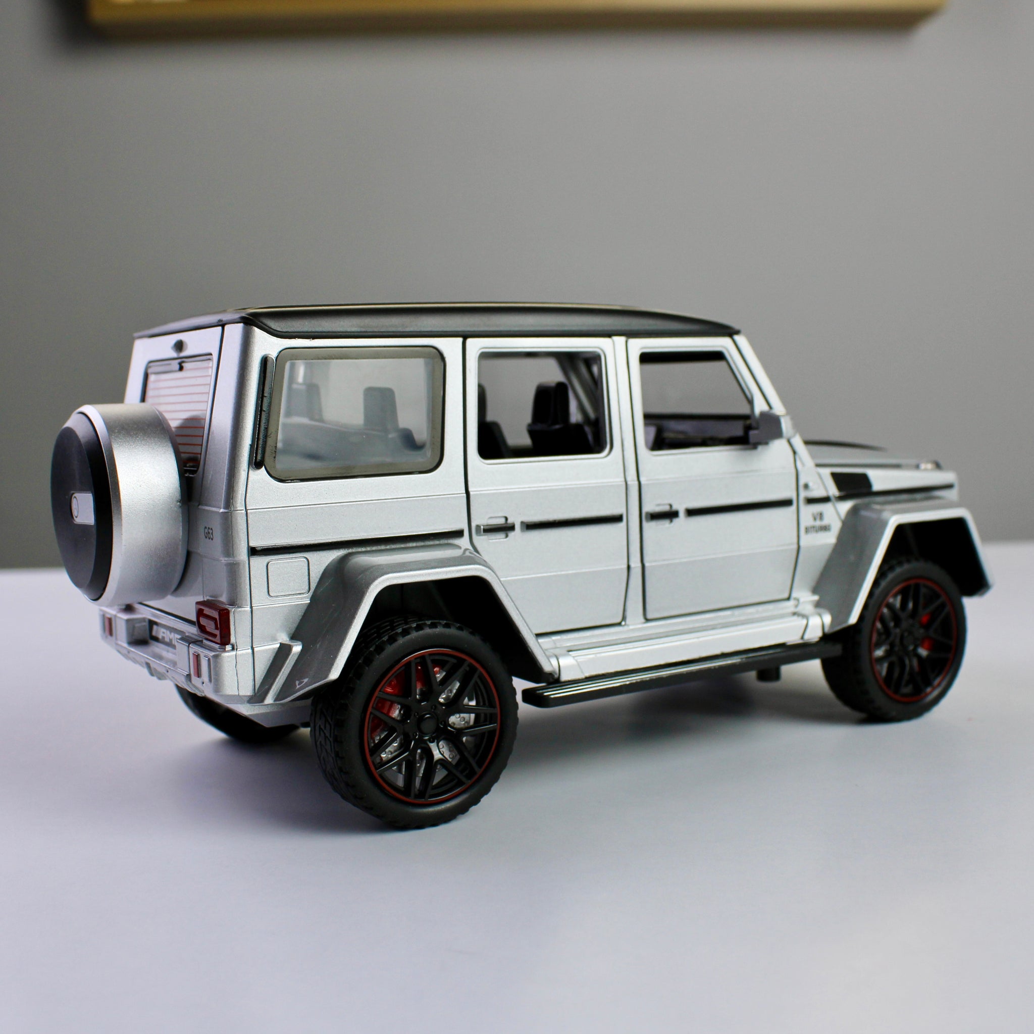 مجسم Mercedes-Benz G63 AMG – مقاس 1:24