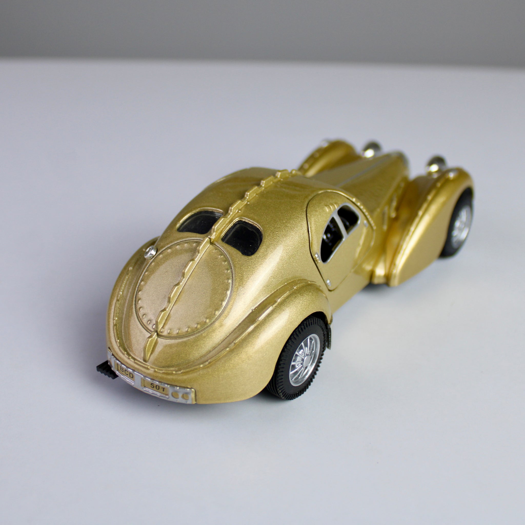 مجسم Bugatti 1936 – سيارة كلاسيكية بمقياس 1:28