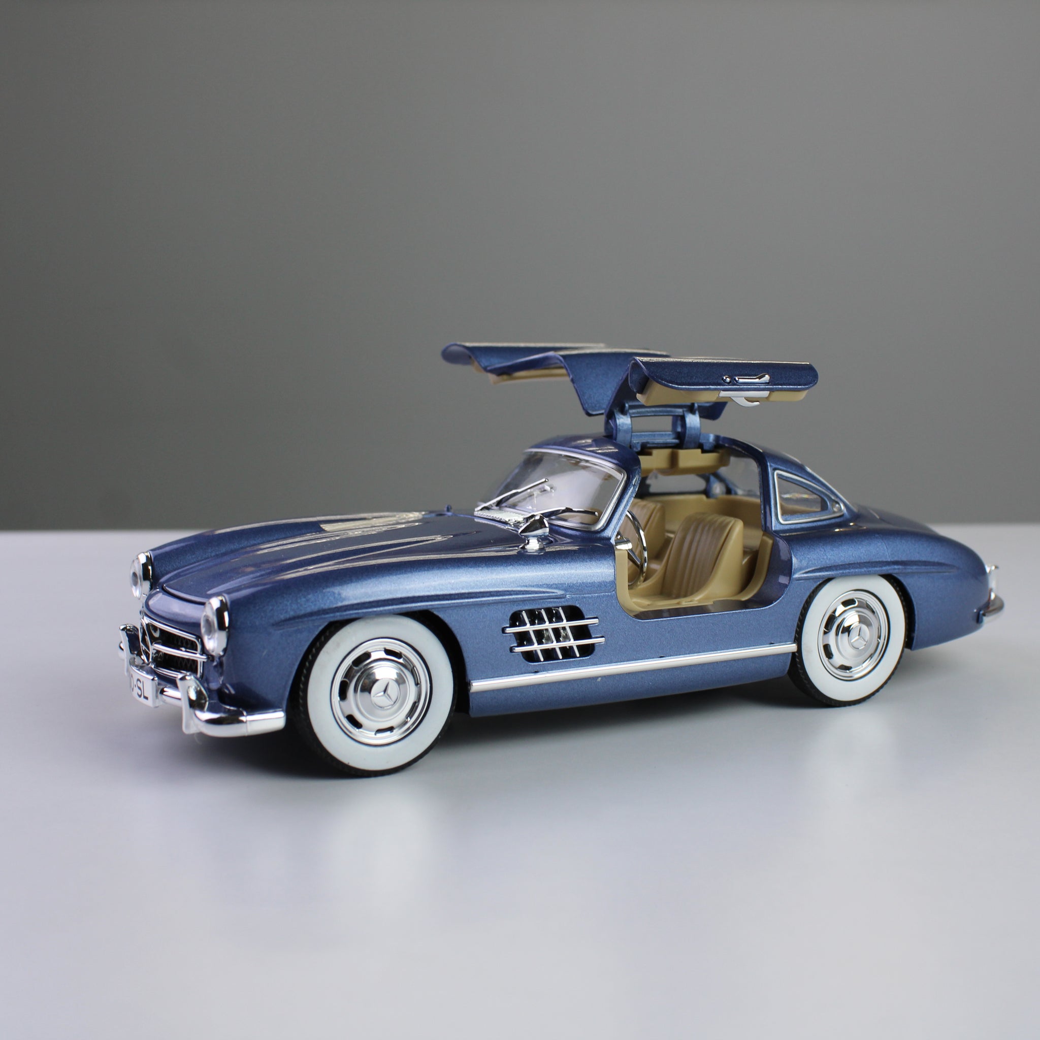 Mercedes-Benz 300SL Diecast Model – 1:24 Scale