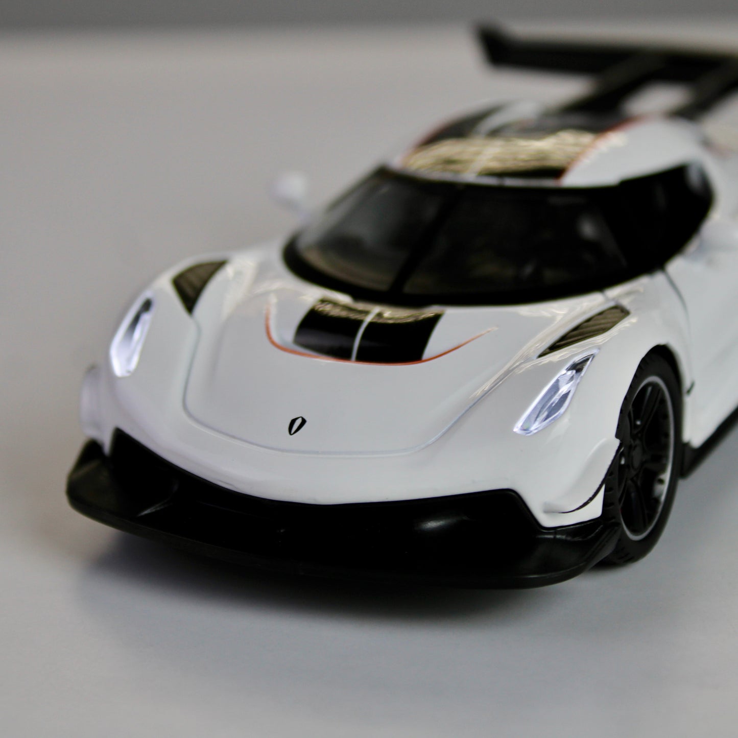 Koenigsegg Jesko 1:32 Diecast Model