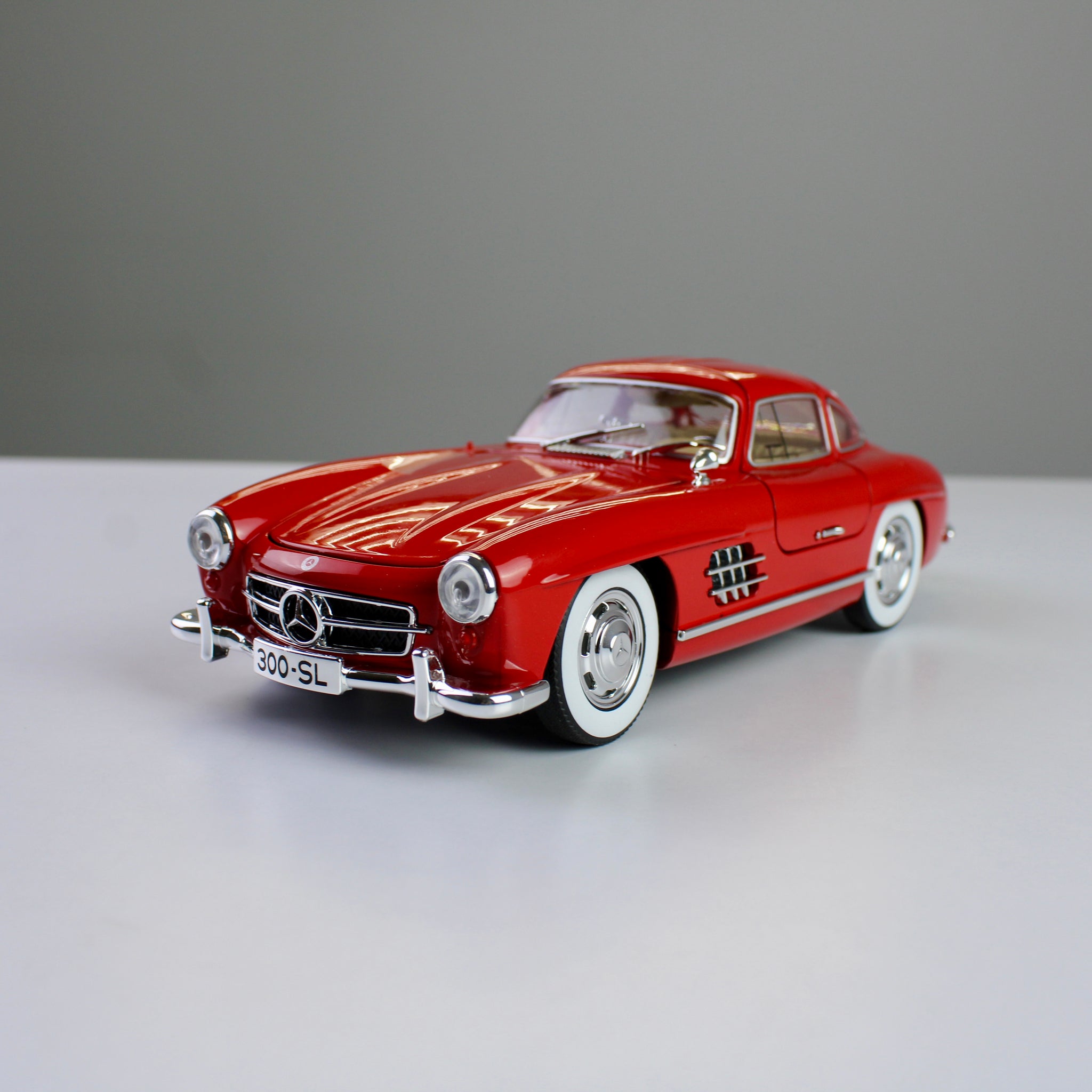 Mercedes-Benz 300SL Diecast Model – 1:24 Scale