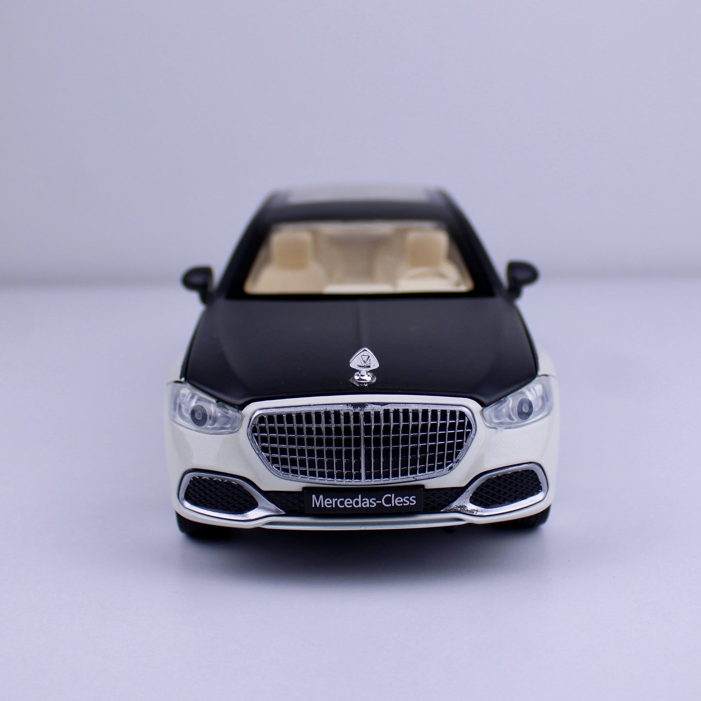 نموذج سيارة مرسيدس مايباخ 5680 المصبوبة – سيارة فاخرة (بمقياس 1:24)