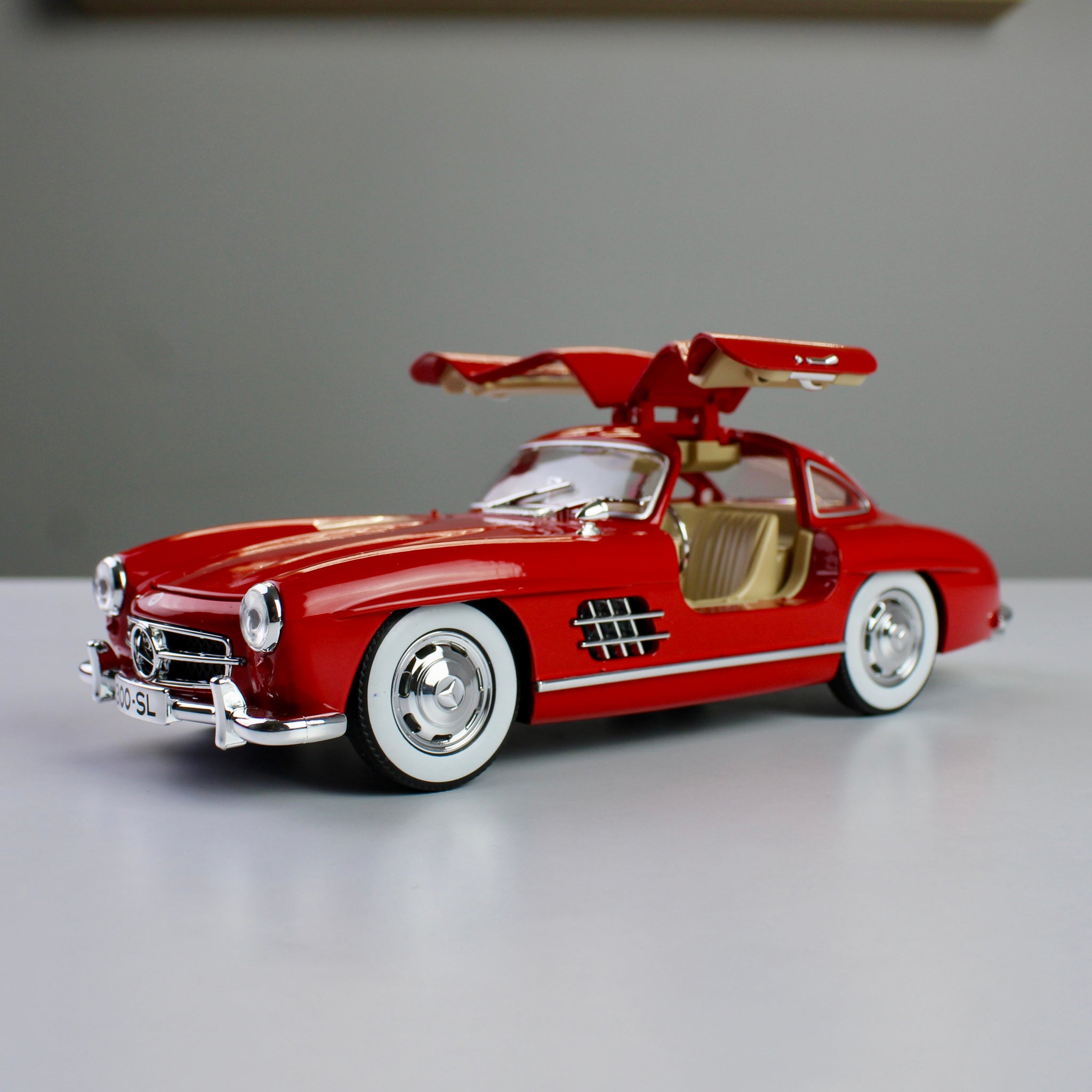 Mercedes-Benz 300SL Diecast Model – 1:24 Scale