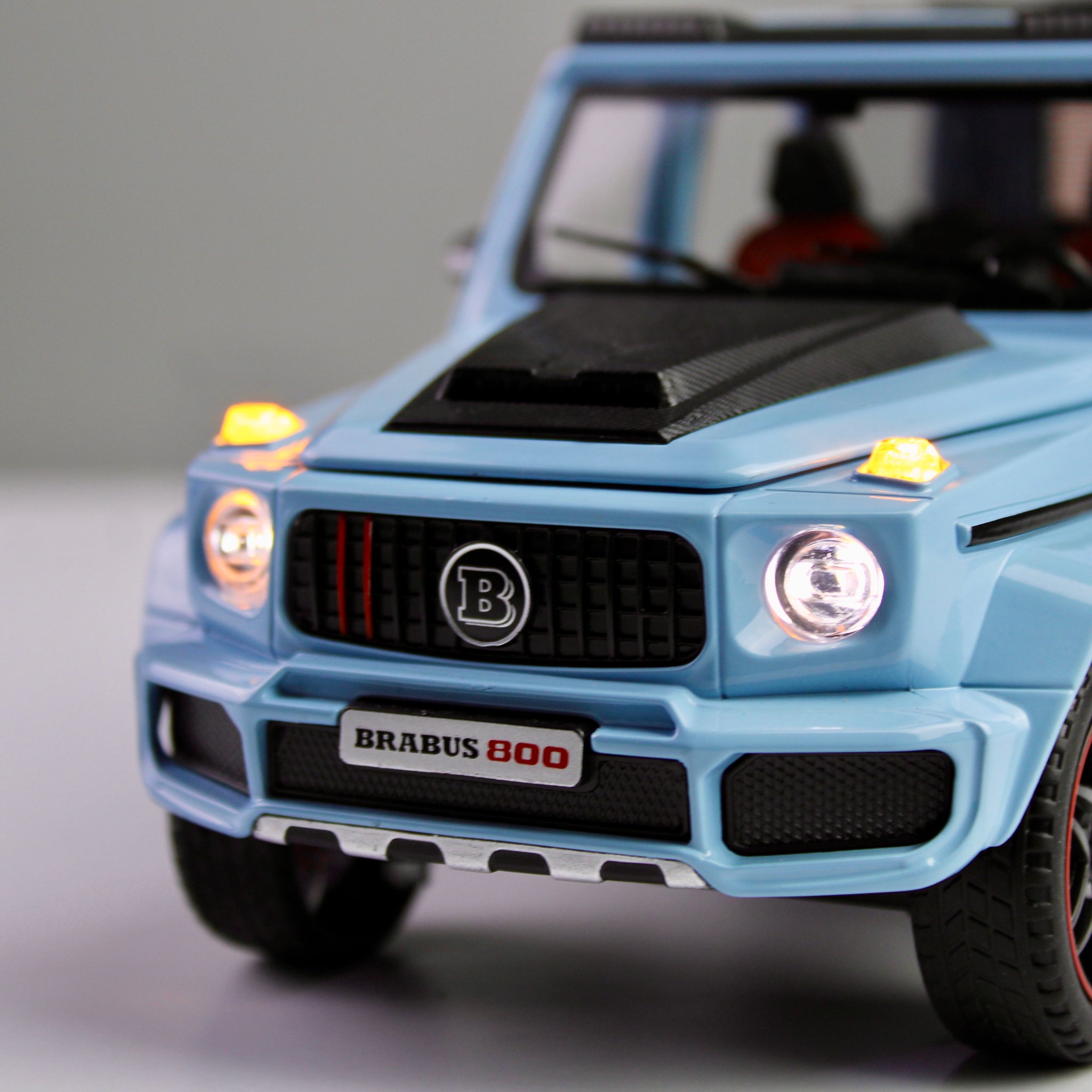 Mercedes G800 Brabus 1:24 Die-Cast Model Car