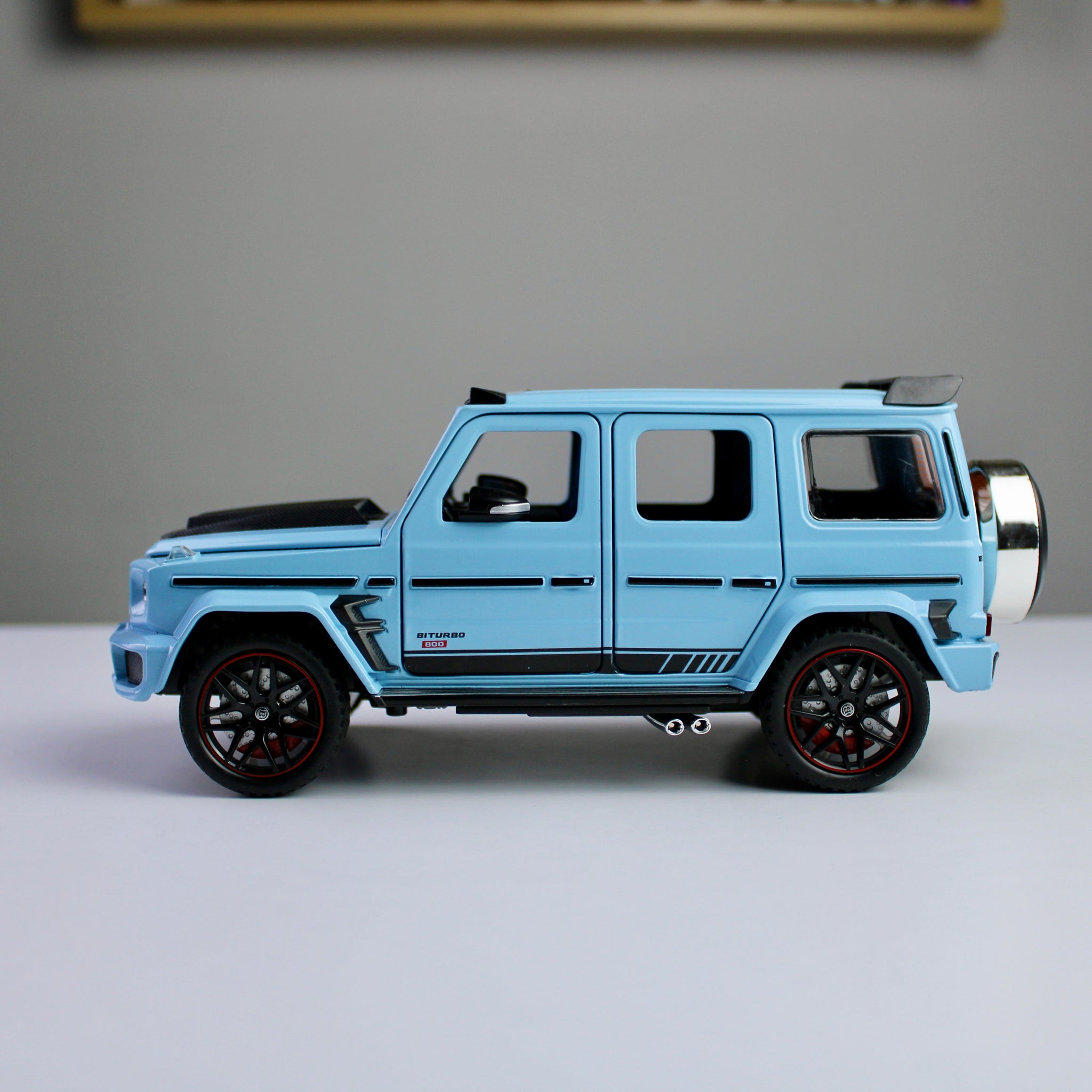 Mercedes G800 Brabus 1:24 Die-Cast Model Car