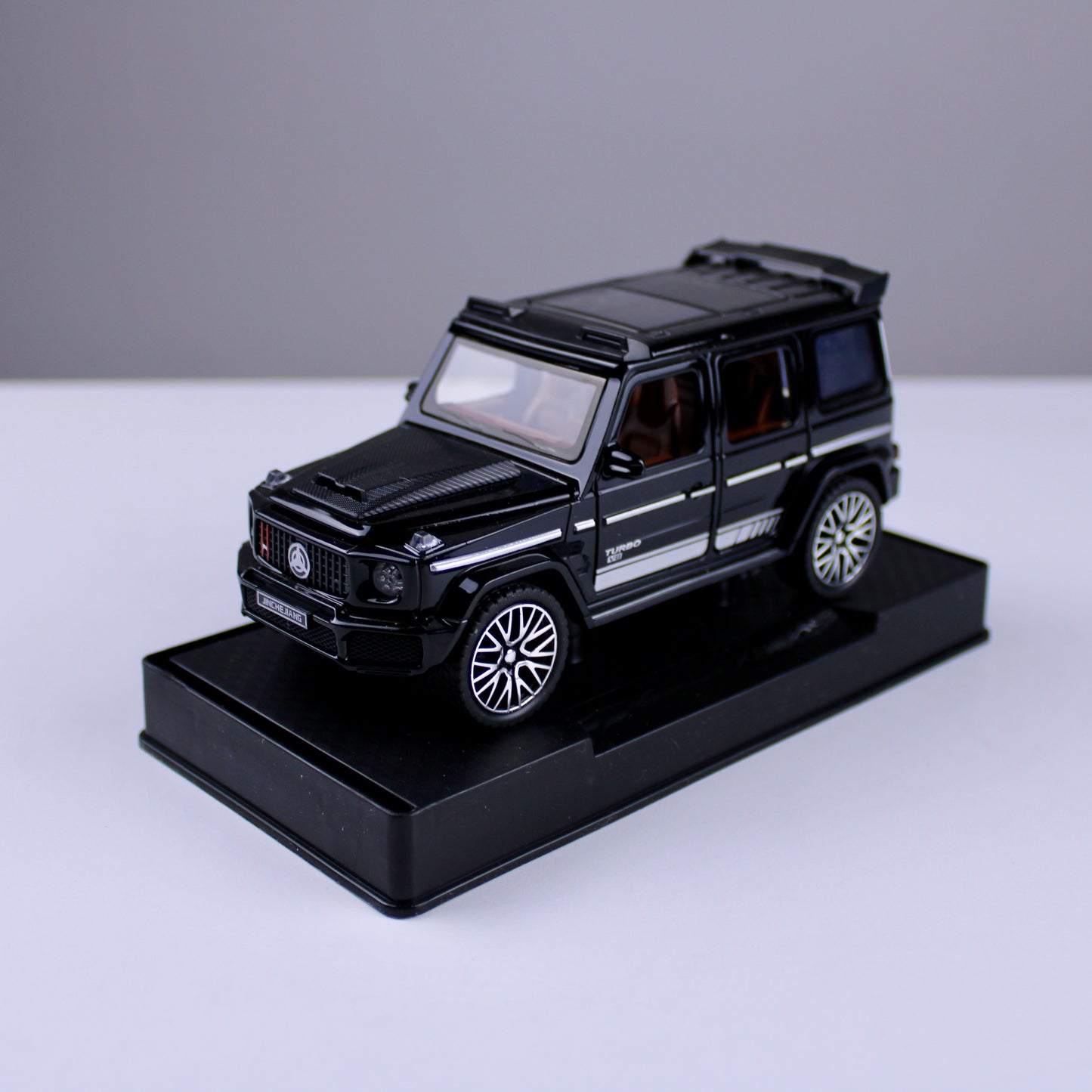 Mercedes G800 – 1:32 Scale