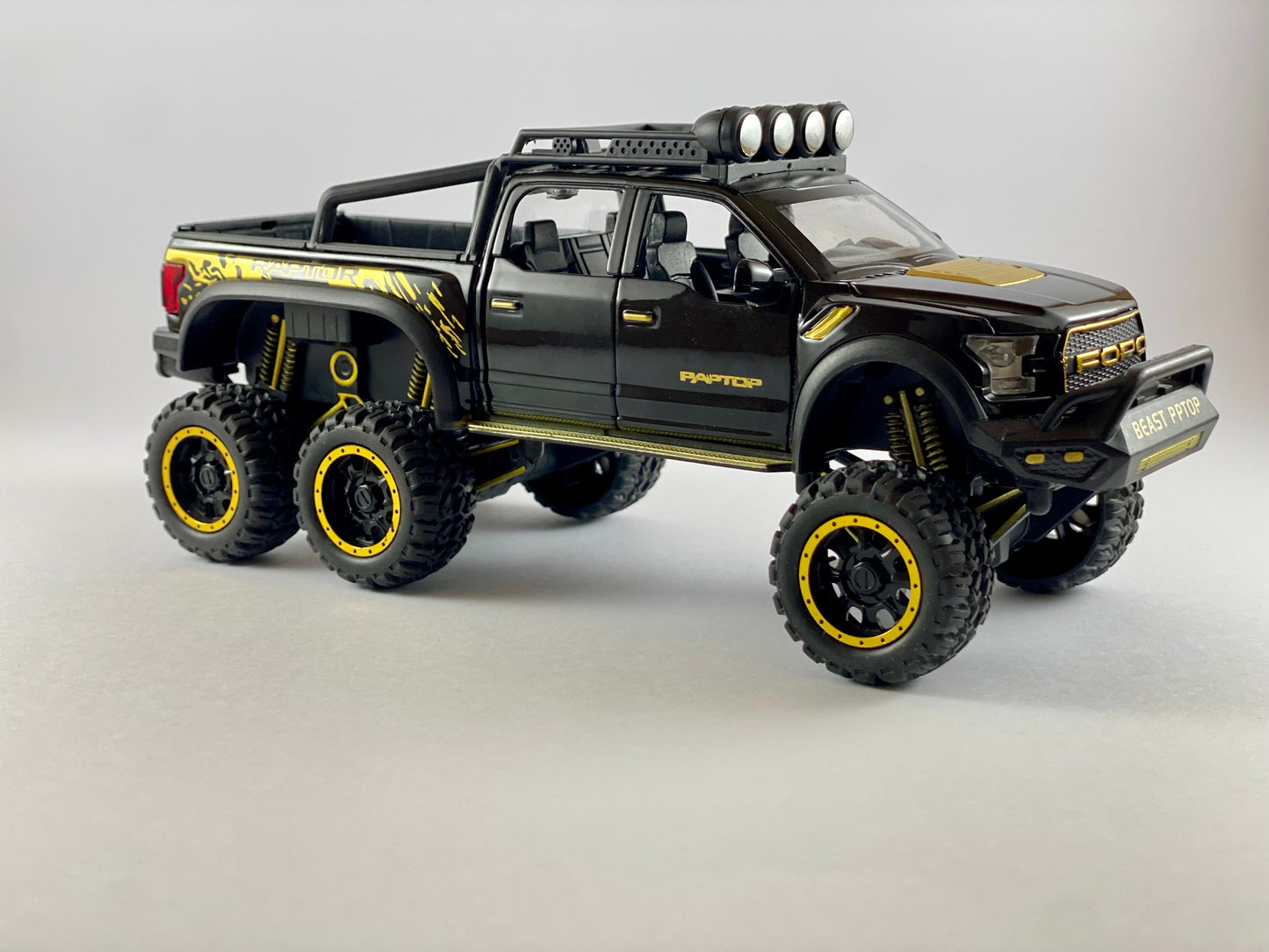Ford Raptor Die-Cast Model Car 1:28 Scale with Motorcycle