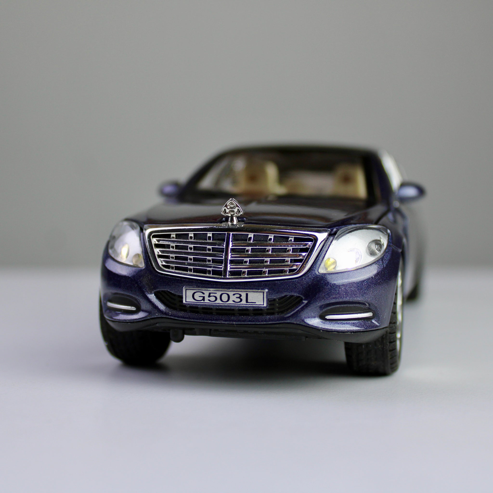 Mercedes-Benz Maybach S600 Die-Cast Model Car – 1:24 Scale