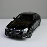BMW i5 M60 1:24 Die-Cast Model Car
