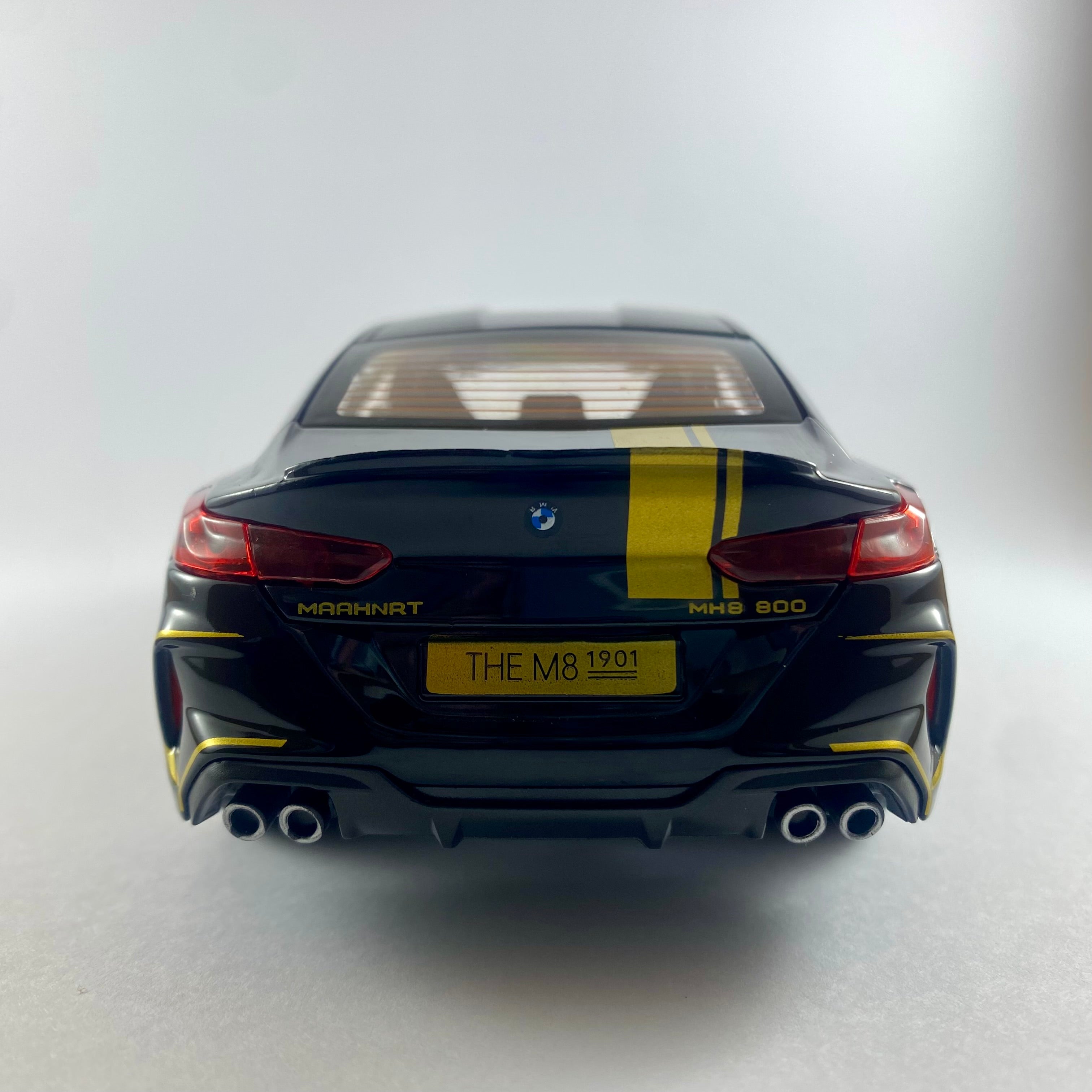 BMW MH8 800 Die-Cast Model Car 1:24 Scale