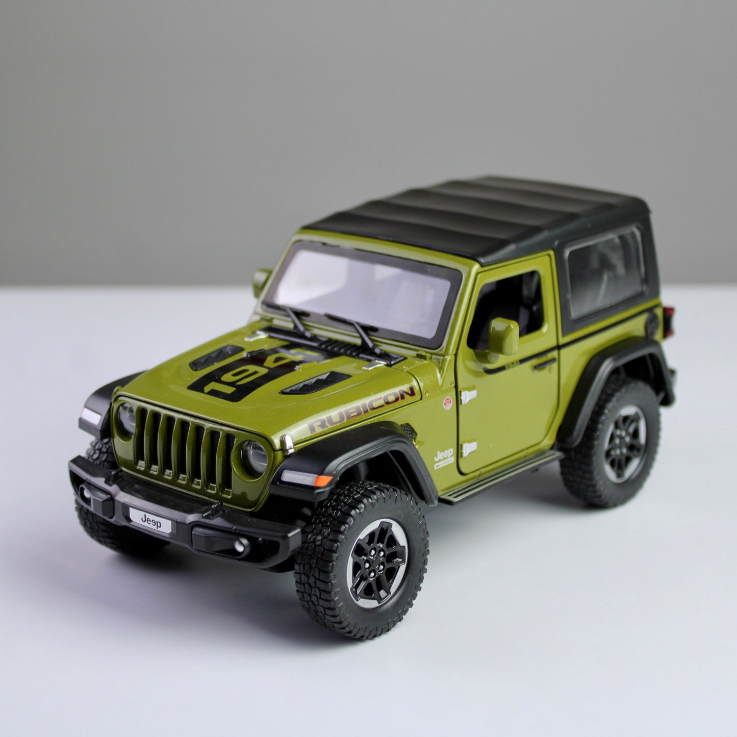Jeep Wrangler Rubicon 1941 1:24 Die-Cast Model Car