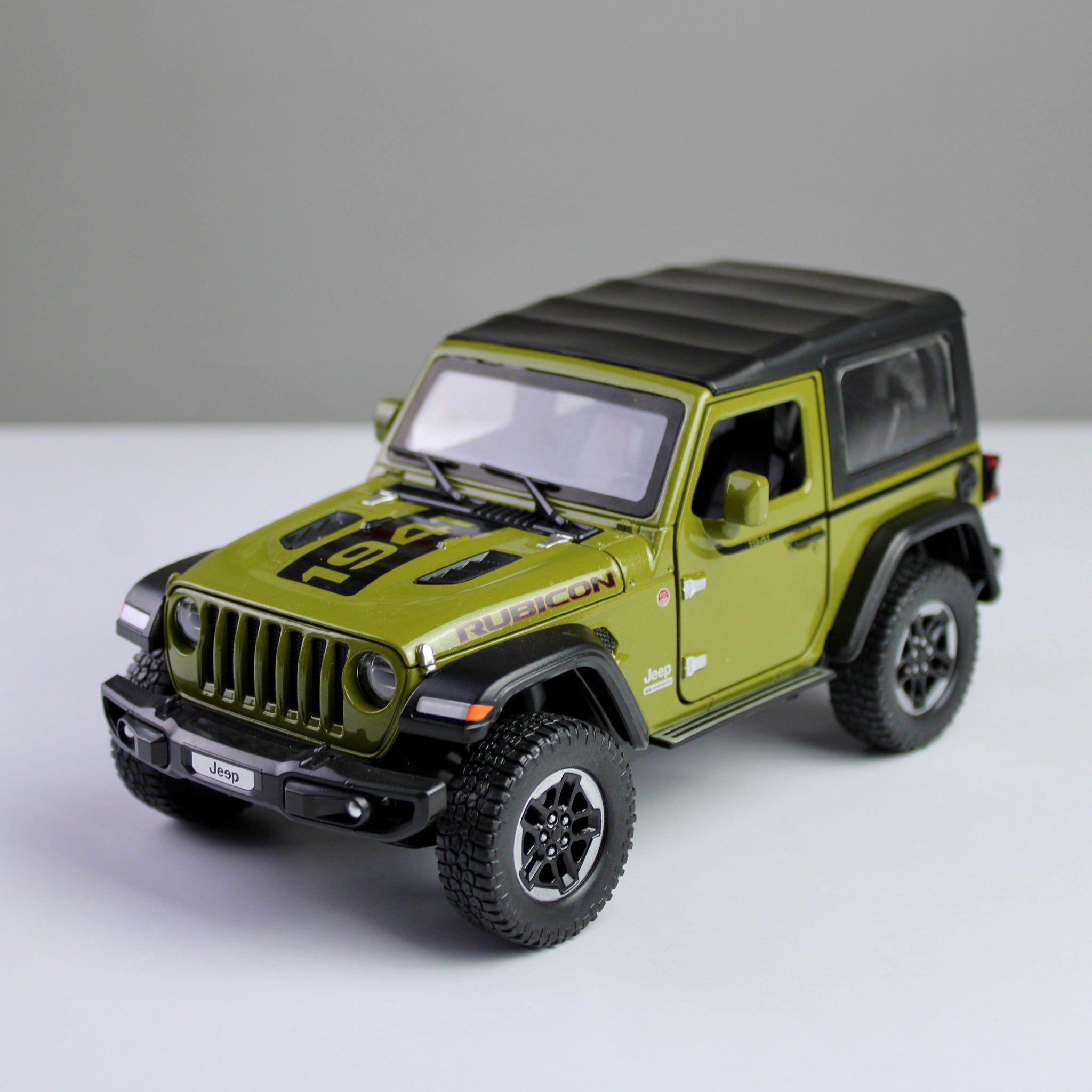 Jeep Wrangler Rubicon 1941 1:24 Die-Cast Model Car
