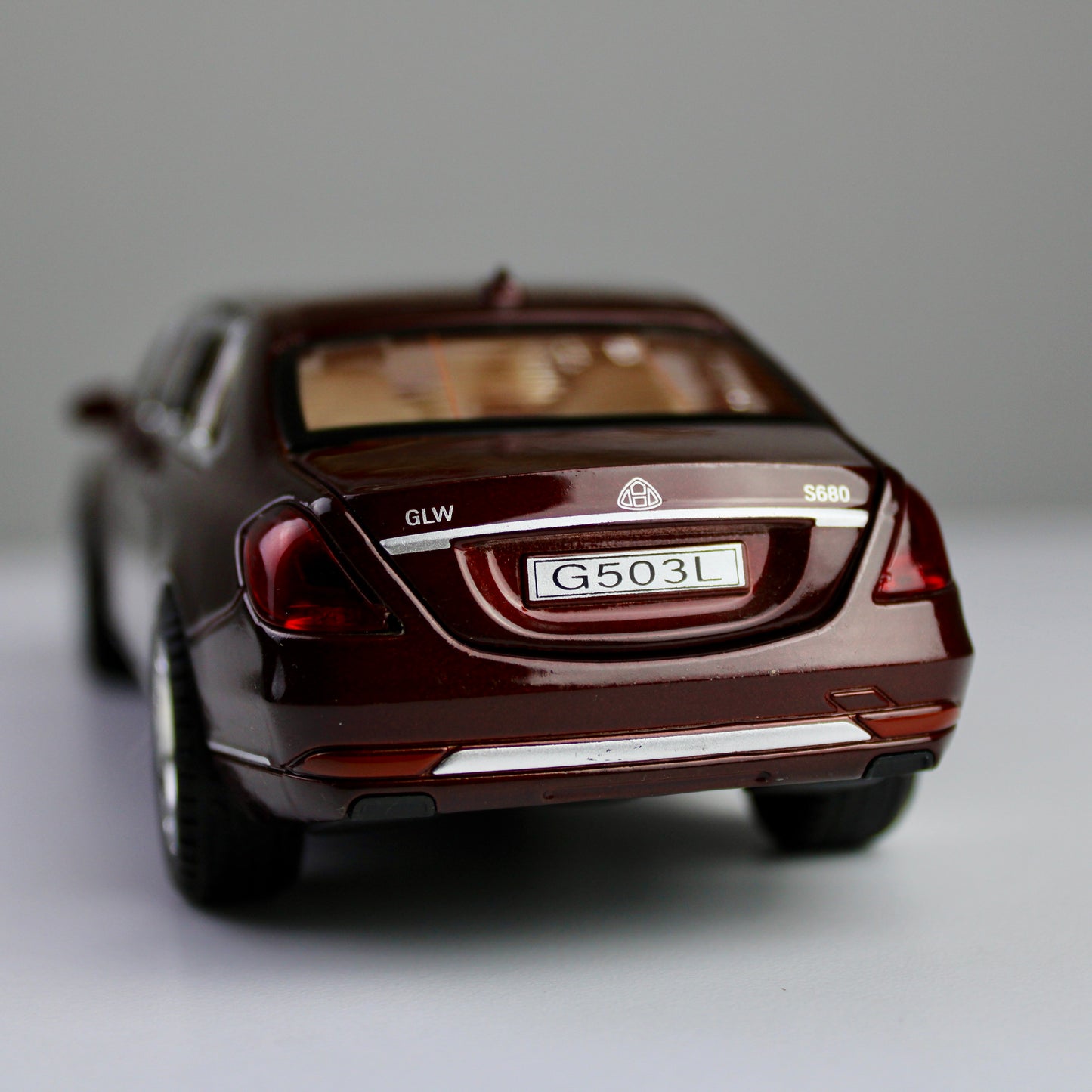 Mercedes-Benz Maybach S600 Die-Cast Model Car – 1:24 Scale