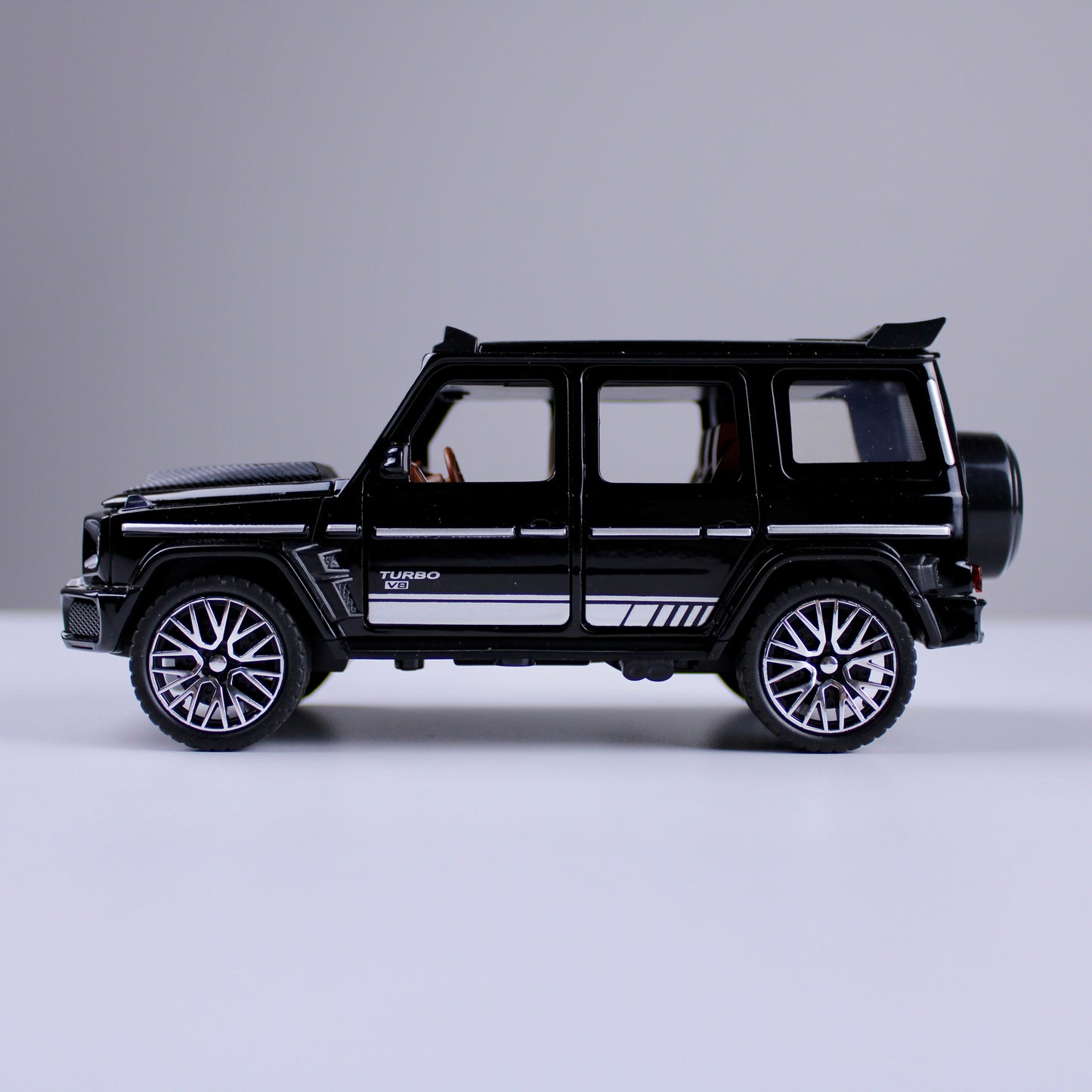 Mercedes G800 – 1:32 Scale