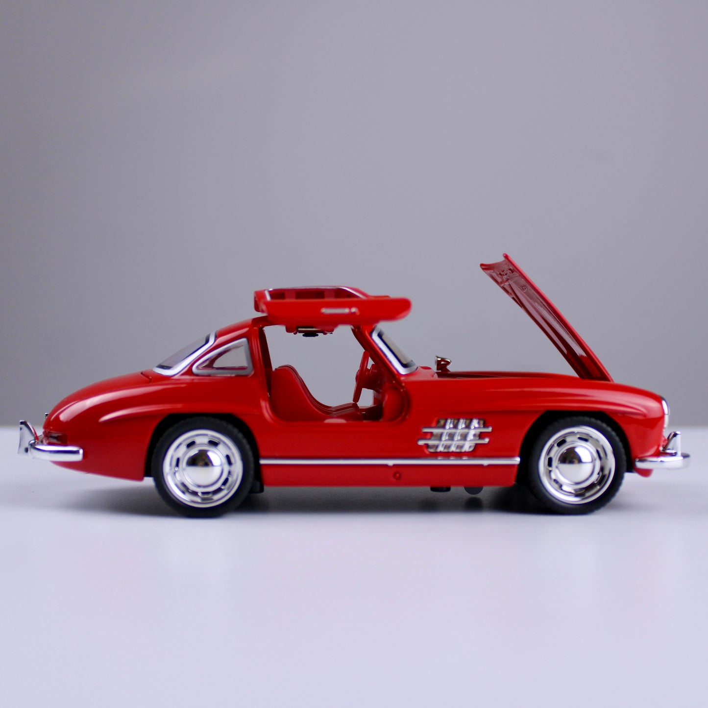 Mercedes-Benz 300SL 1:32 Scale Die-Cast Model Car