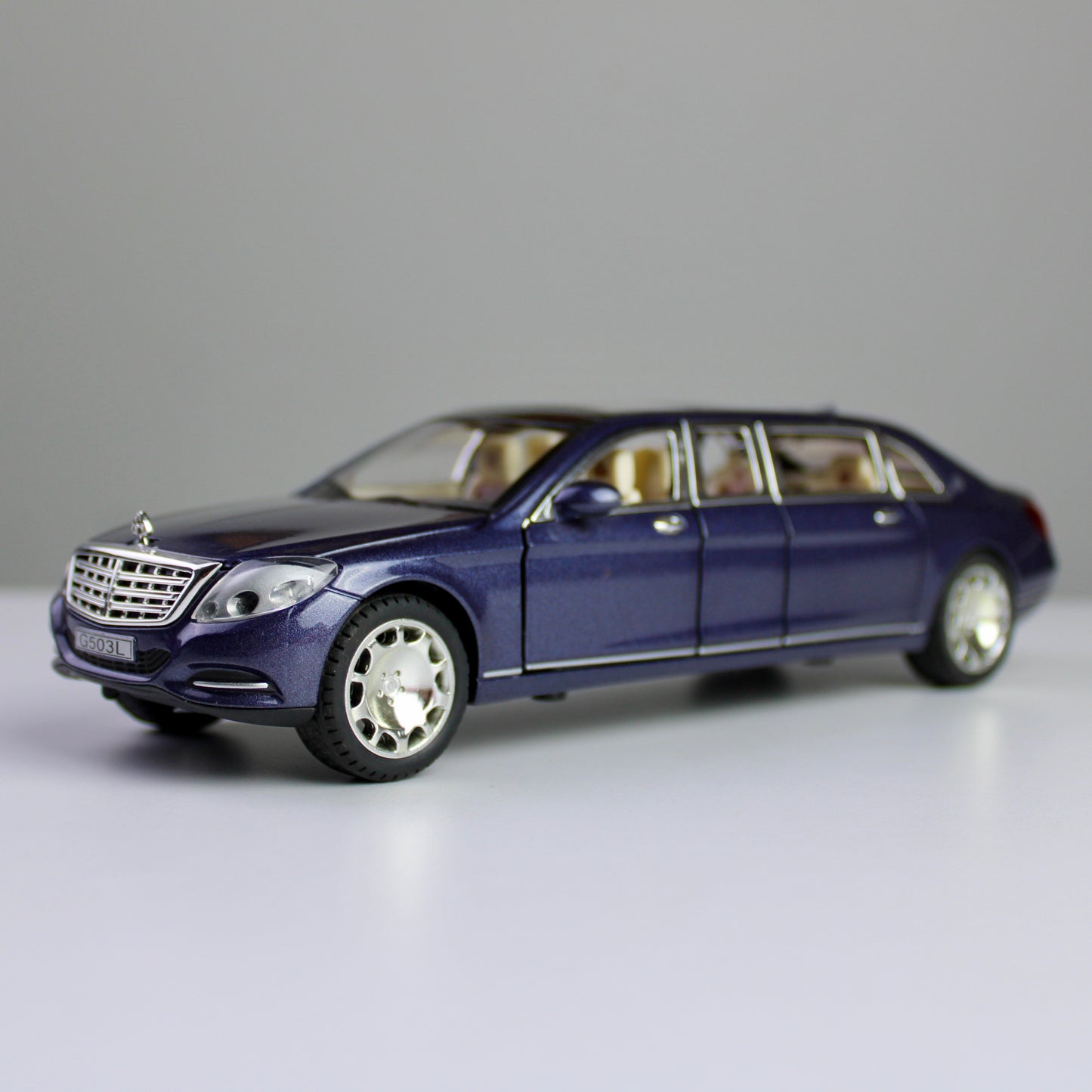 Mercedes-Benz Maybach S600 Die-Cast Model Car – 1:24 Scale