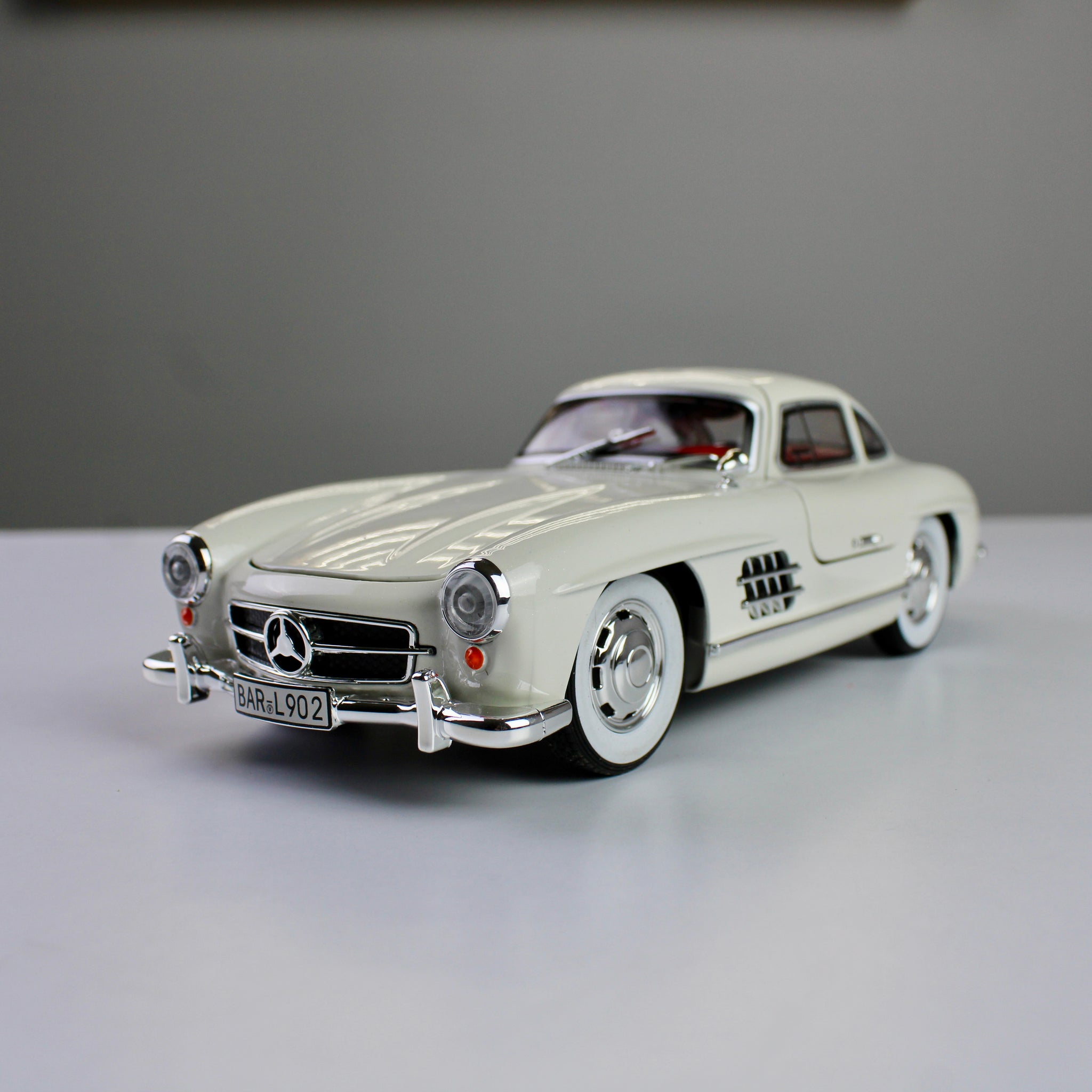 Mercedes-Benz 300SL Diecast Model – 1:24 Scale
