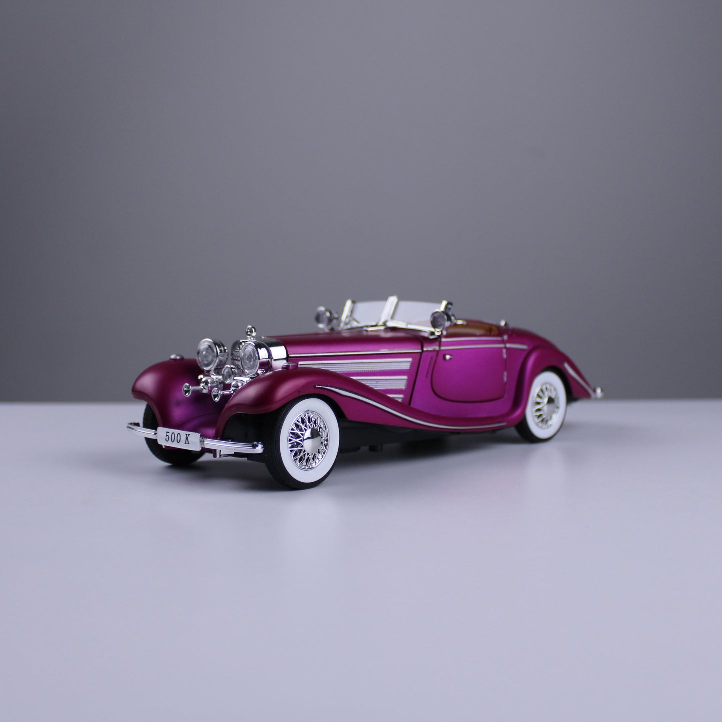 Mercedes Classic 500K 1:24 Scale Die-Cast Model Car