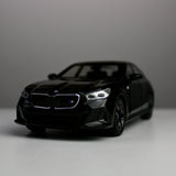 BMW i5 M60 1:24 Die-Cast Model Car