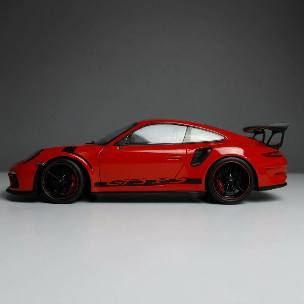 نموذج ويللي بورشه 911 GT3 RS المصبوب 1:18 - إصدار جي تي أوتوز (997)