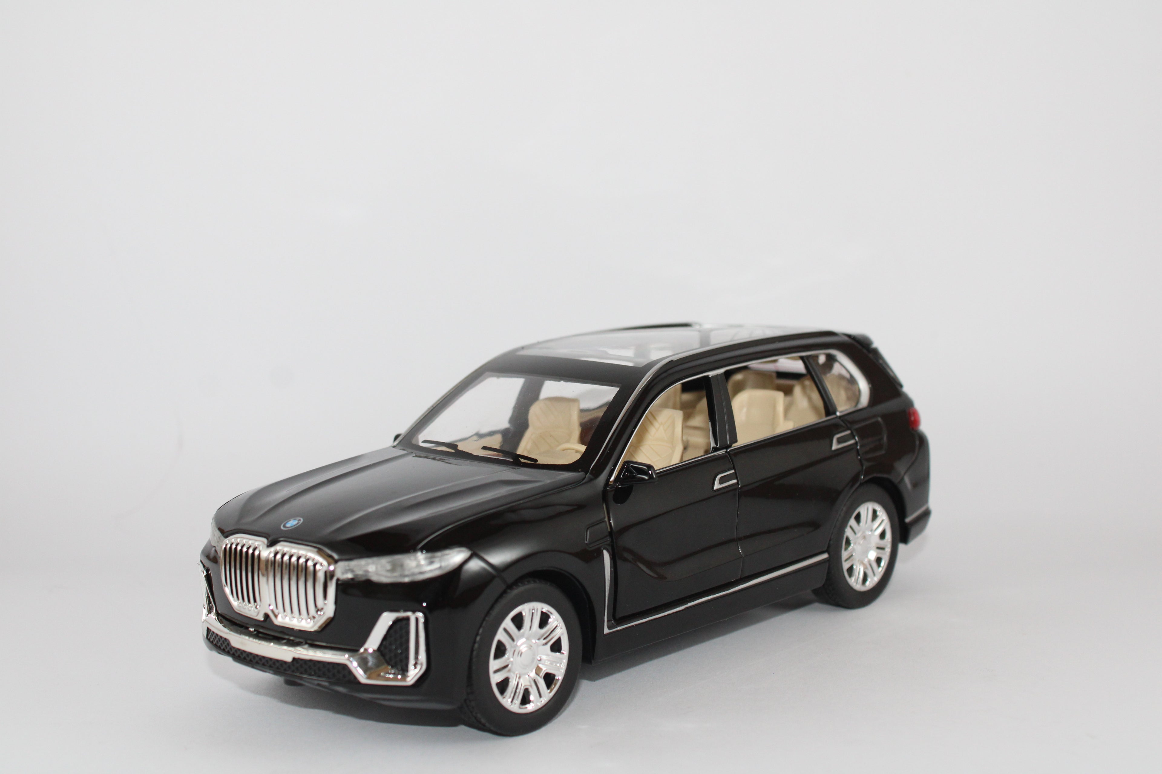 BMW X7 Die-Cast Model Car – 1:24 Scale