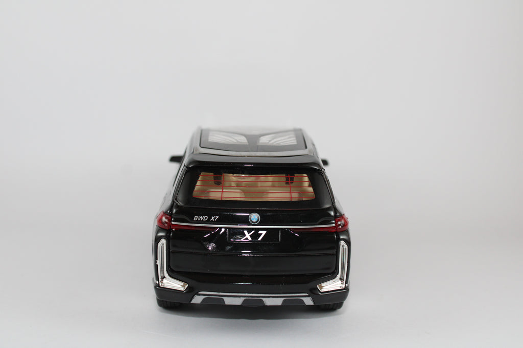 سيارة BMW X7 المعدنية بمقياس 1:24