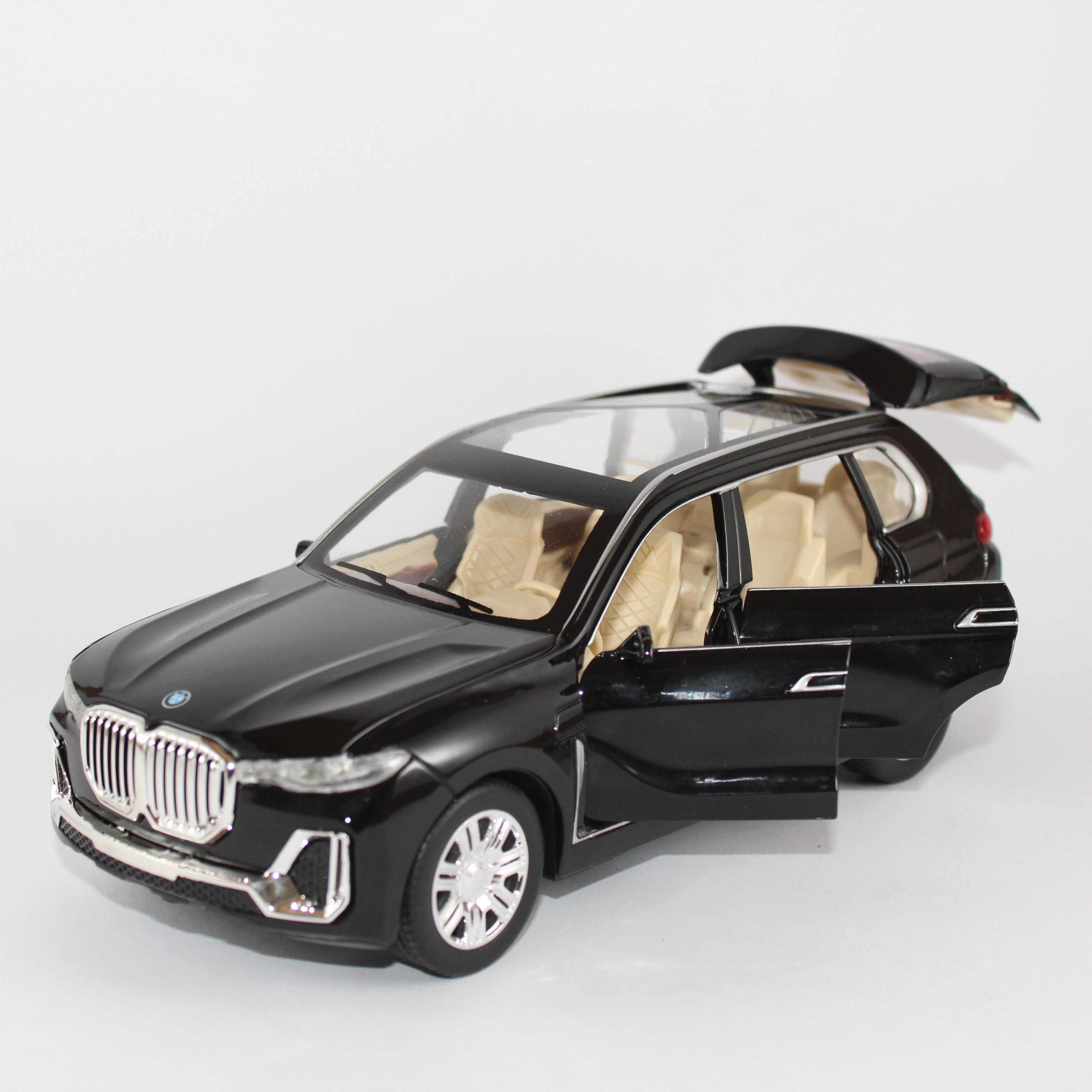 BMW X7 Die-Cast Model Car – 1:24 Scale
