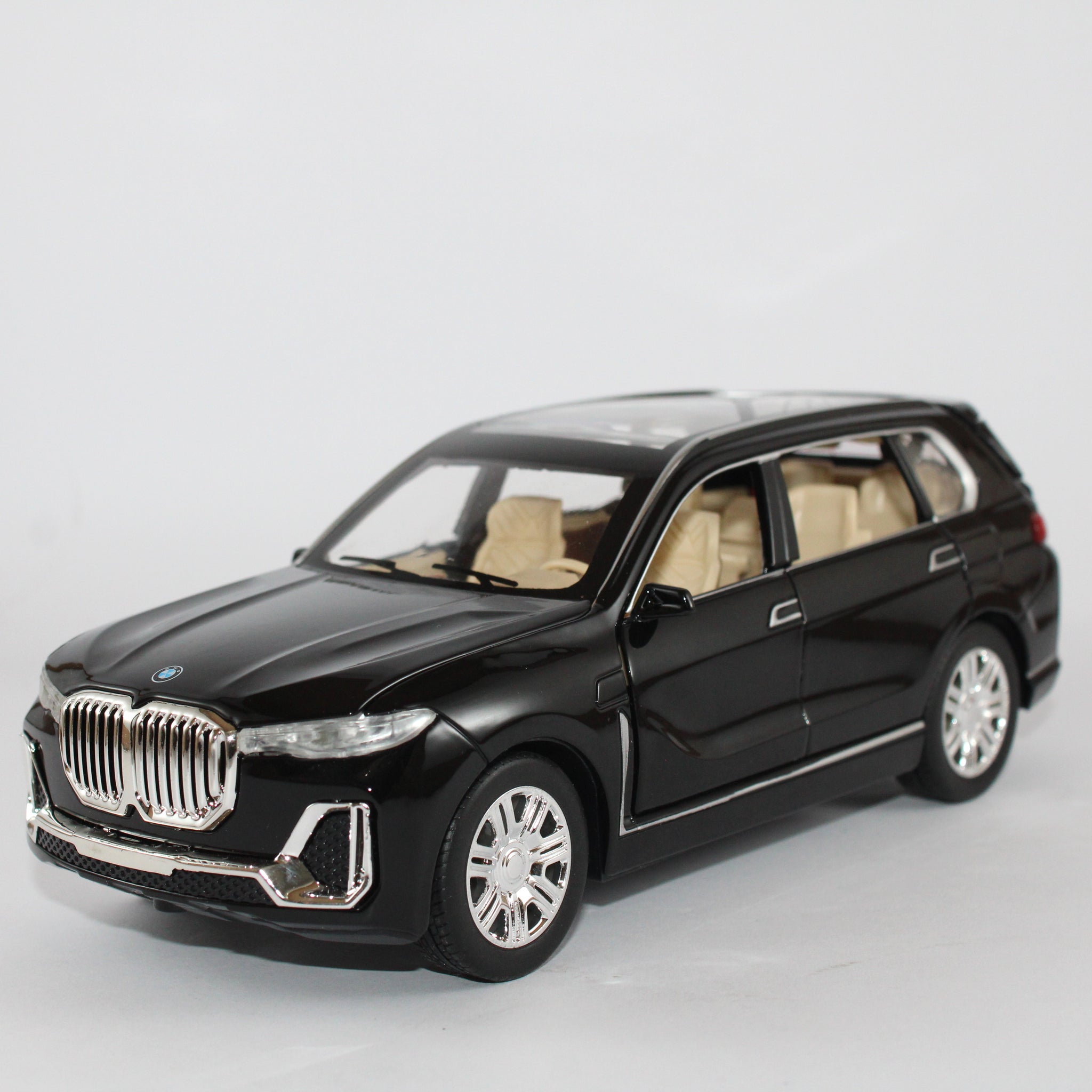 BMW X7 Die-Cast Model Car – 1:24 Scale