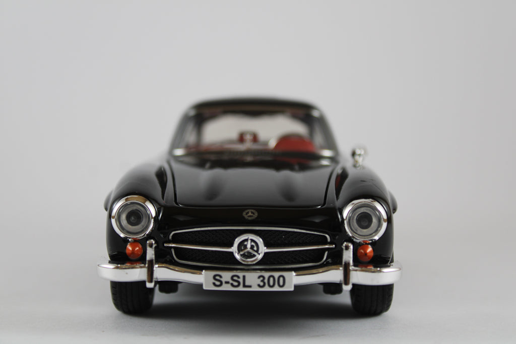 Mercedes-Benz 300SL 1:24 Die-Cast Model