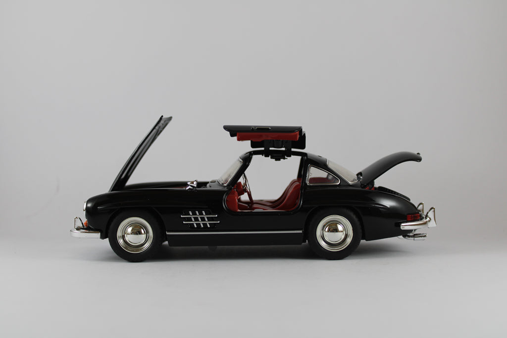 Mercedes-Benz 300SL 1:24 Die-Cast Model