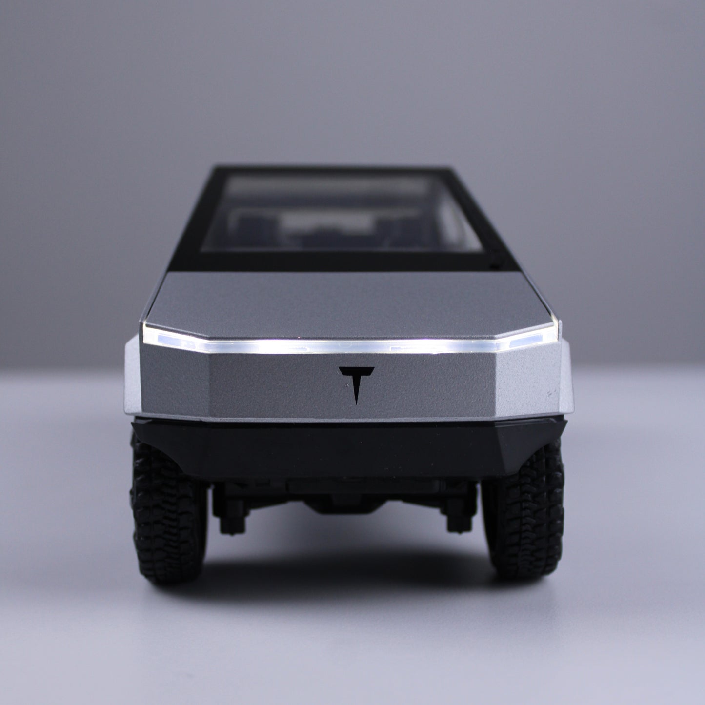 نموذج مصغر لشاحنة تسلا سايبر بمقياس 1:24