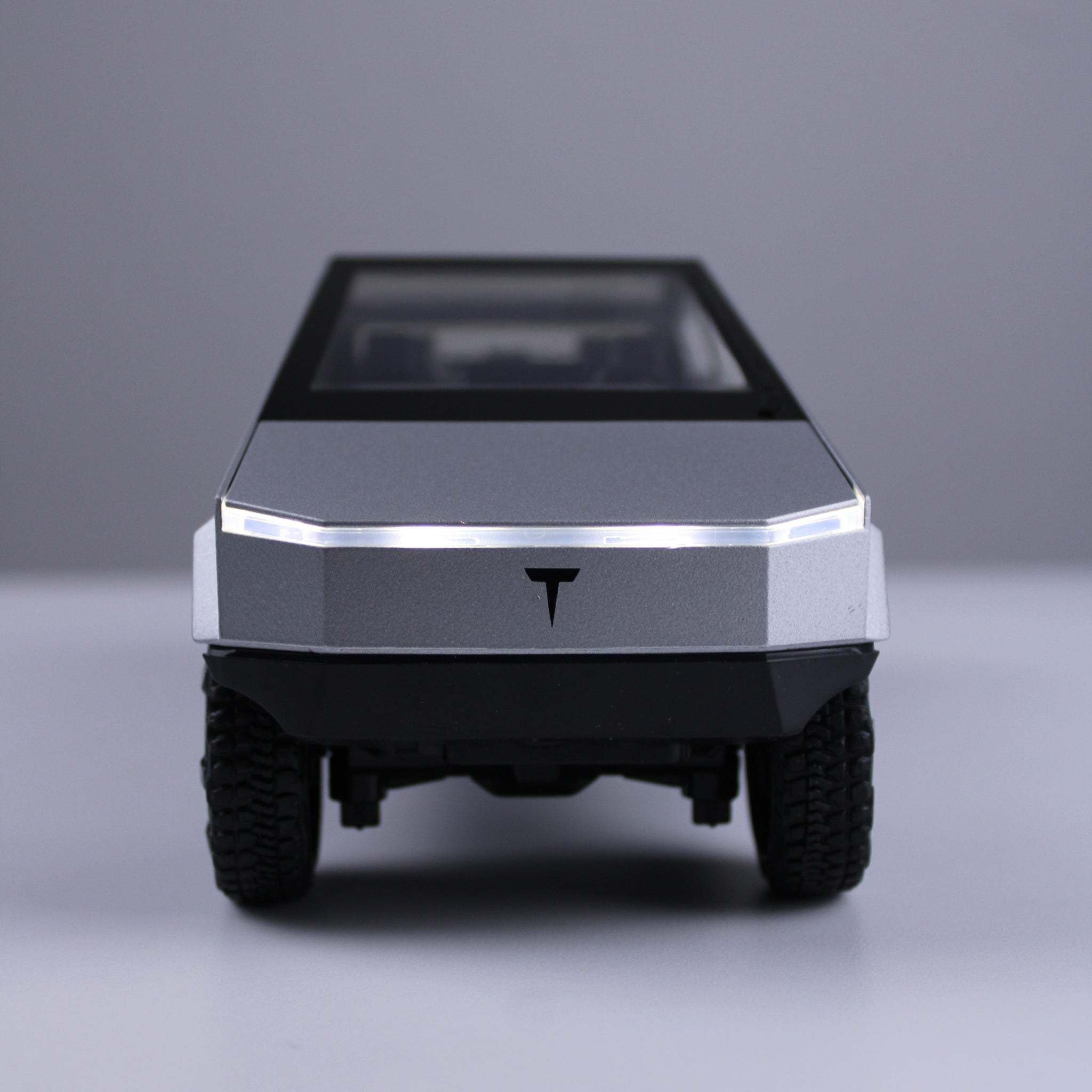 نموذج مصغر لشاحنة تسلا سايبر بمقياس 1:24