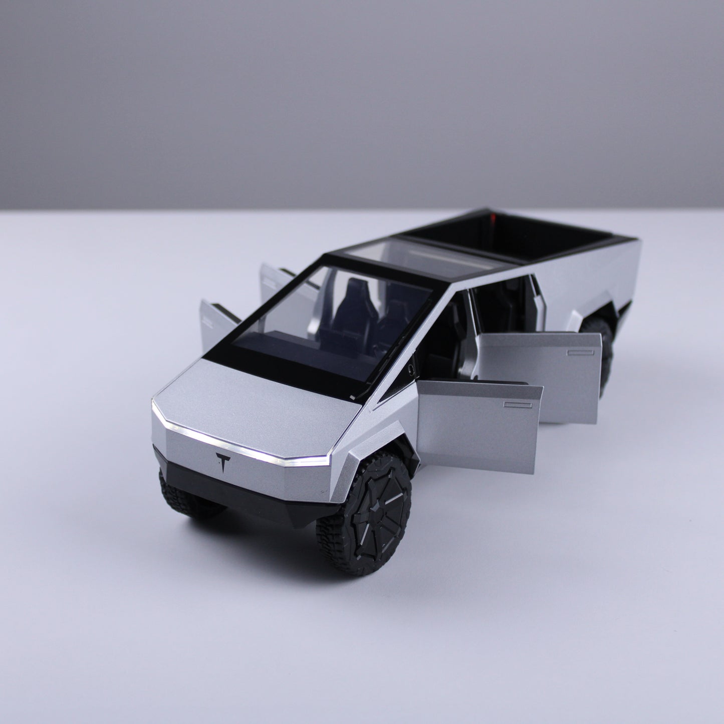 نموذج مصغر لشاحنة تسلا سايبر بمقياس 1:24